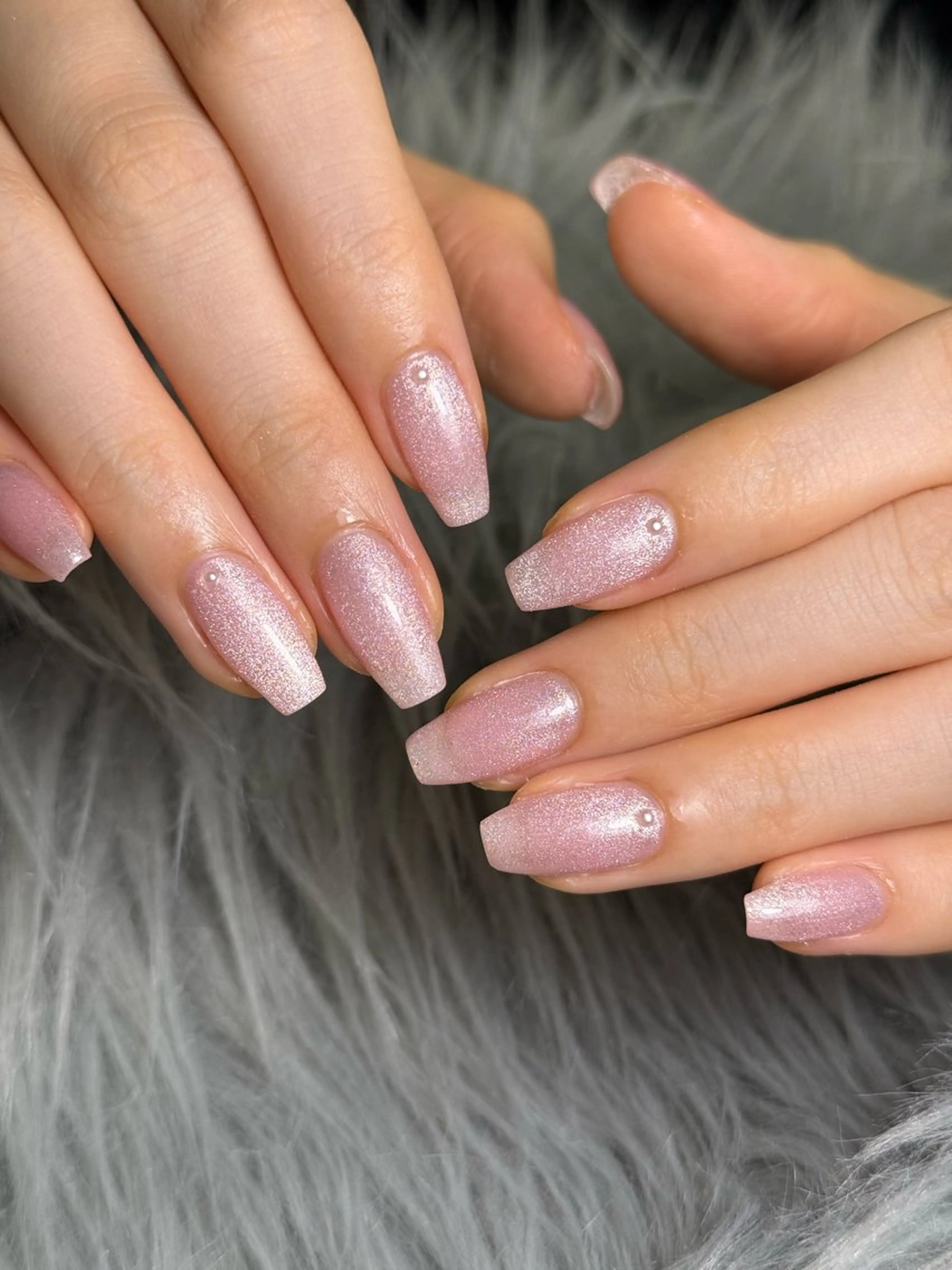 ネイル キラキラネイル マグネットネイル マグネットワンカラー ワンカラーネイル ピンク ハンドネイル Nail salon h所属・nail salon h🎀小夏のネイルデザイン