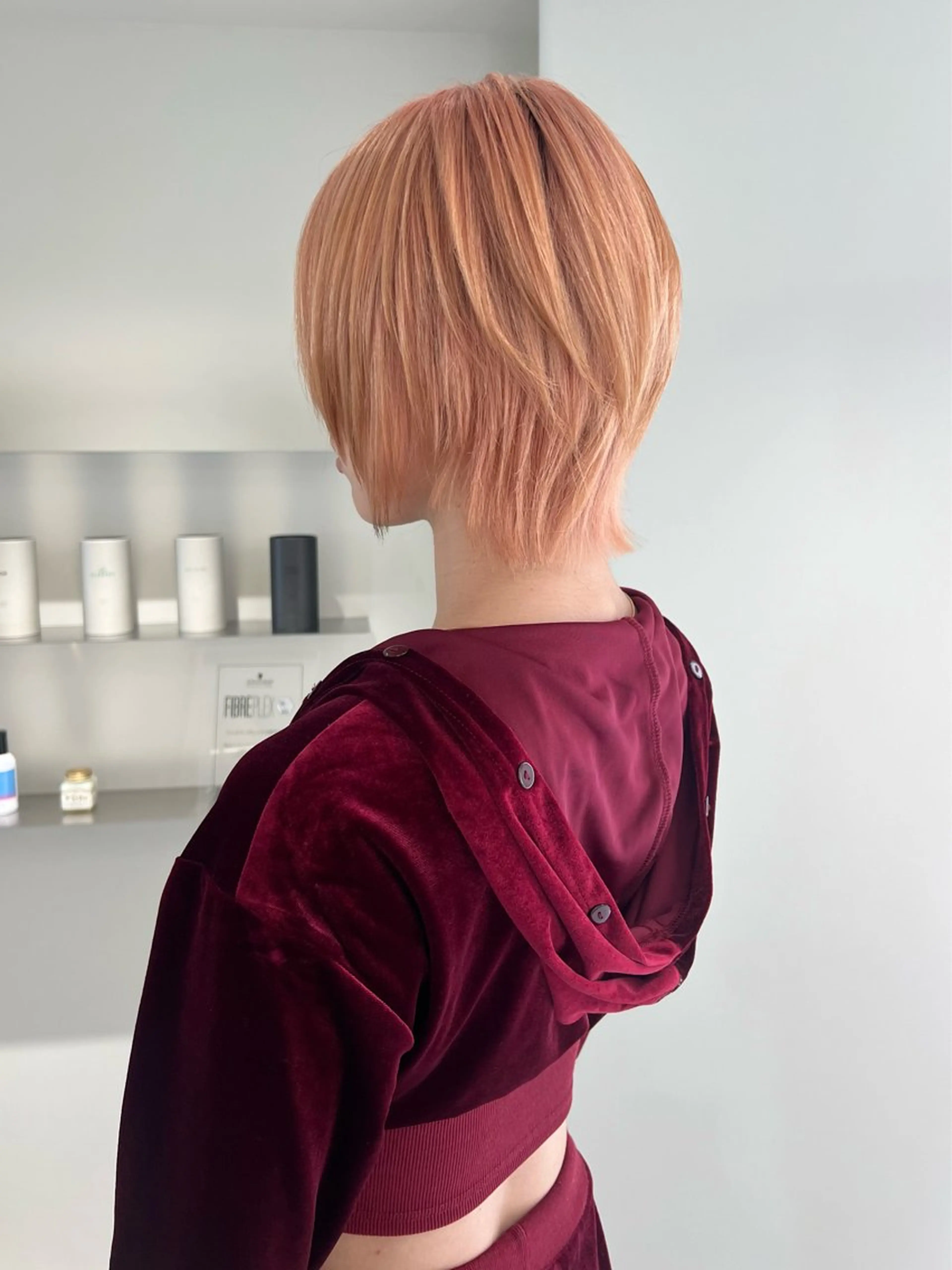 ショート カラー ブリーチ オレンジ くびれヘア ショートヘア ウルフカット RIN🪐 ウルフ／ハイトーンのヘアスタイル