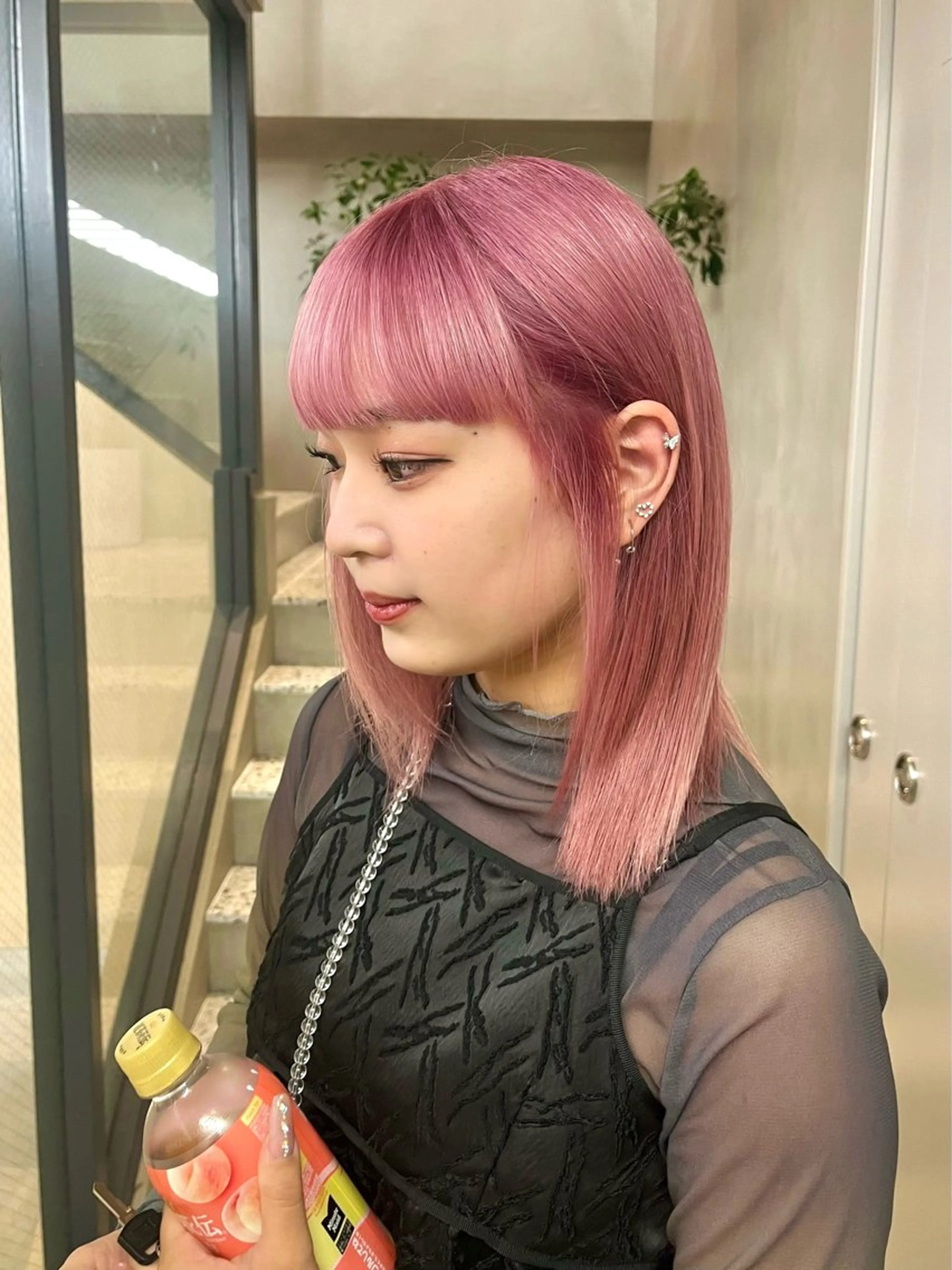 セミロング カラー ピンクカラー ayaka♡ 柔らかカラーのヘアスタイル