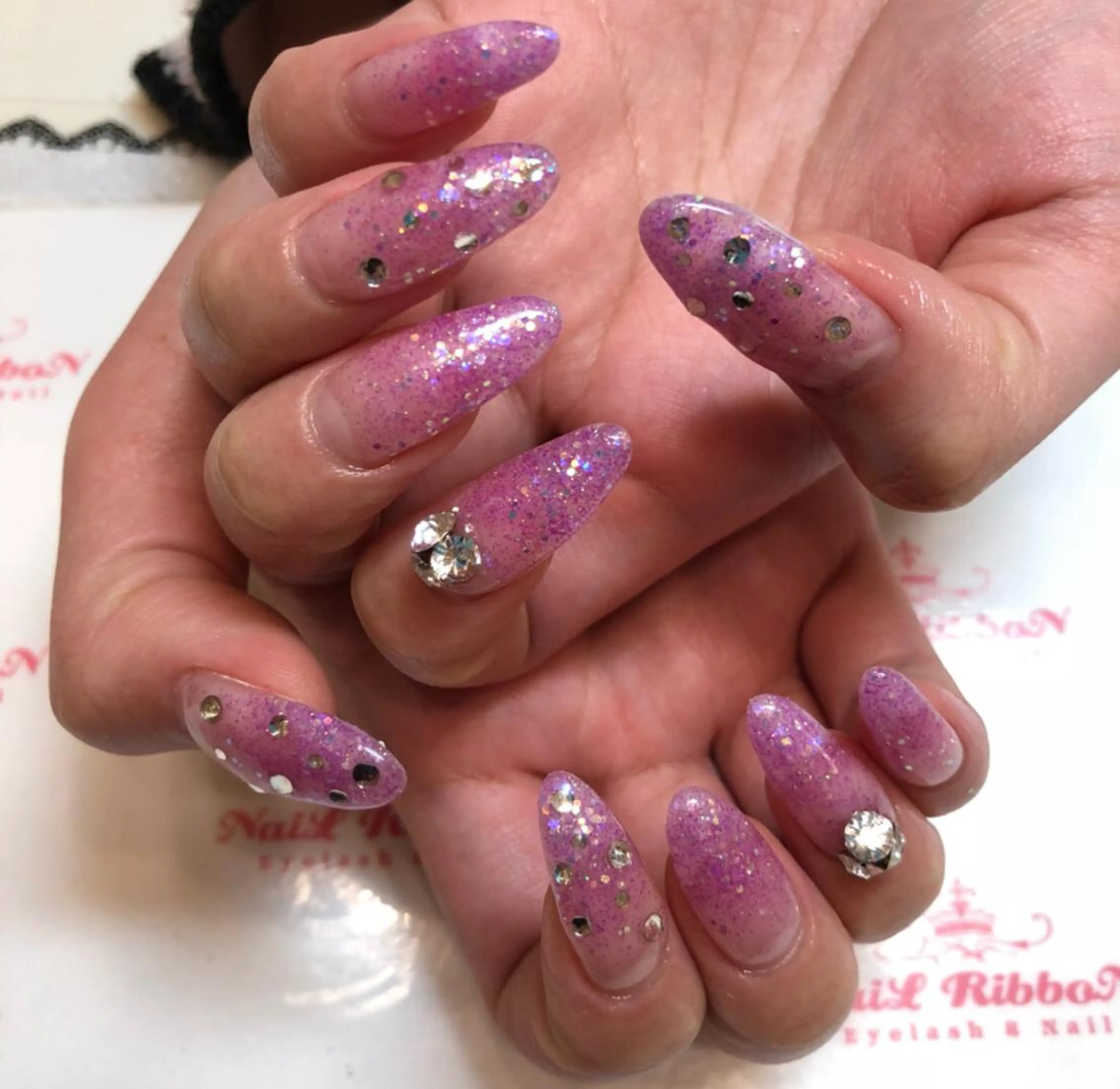 ネイル ネイルリボン 受付スタッフのネイルデザイン