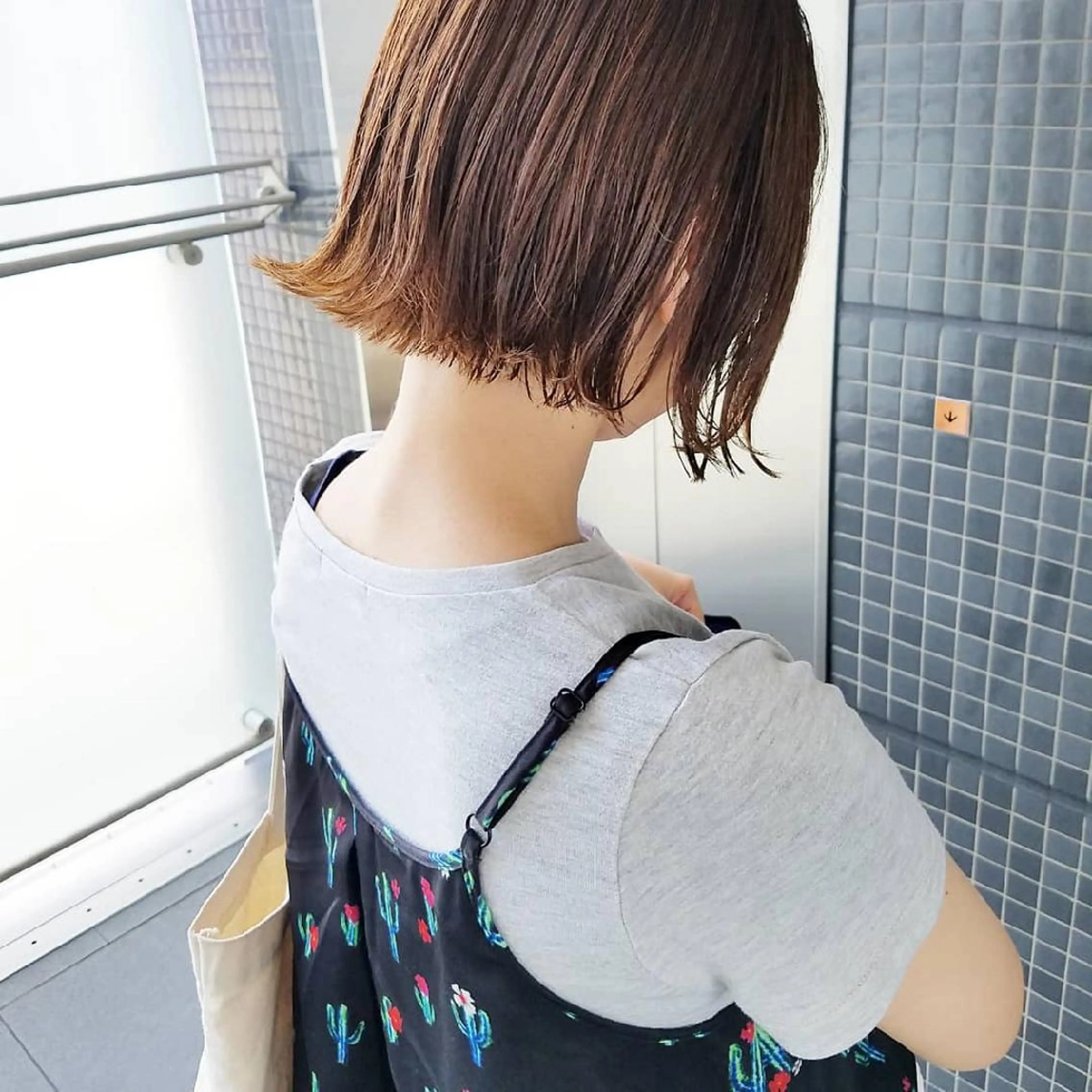 ショート カラー ボブ iplus まつげ、眉毛、耳つぼのマツエク・マツパデザイン