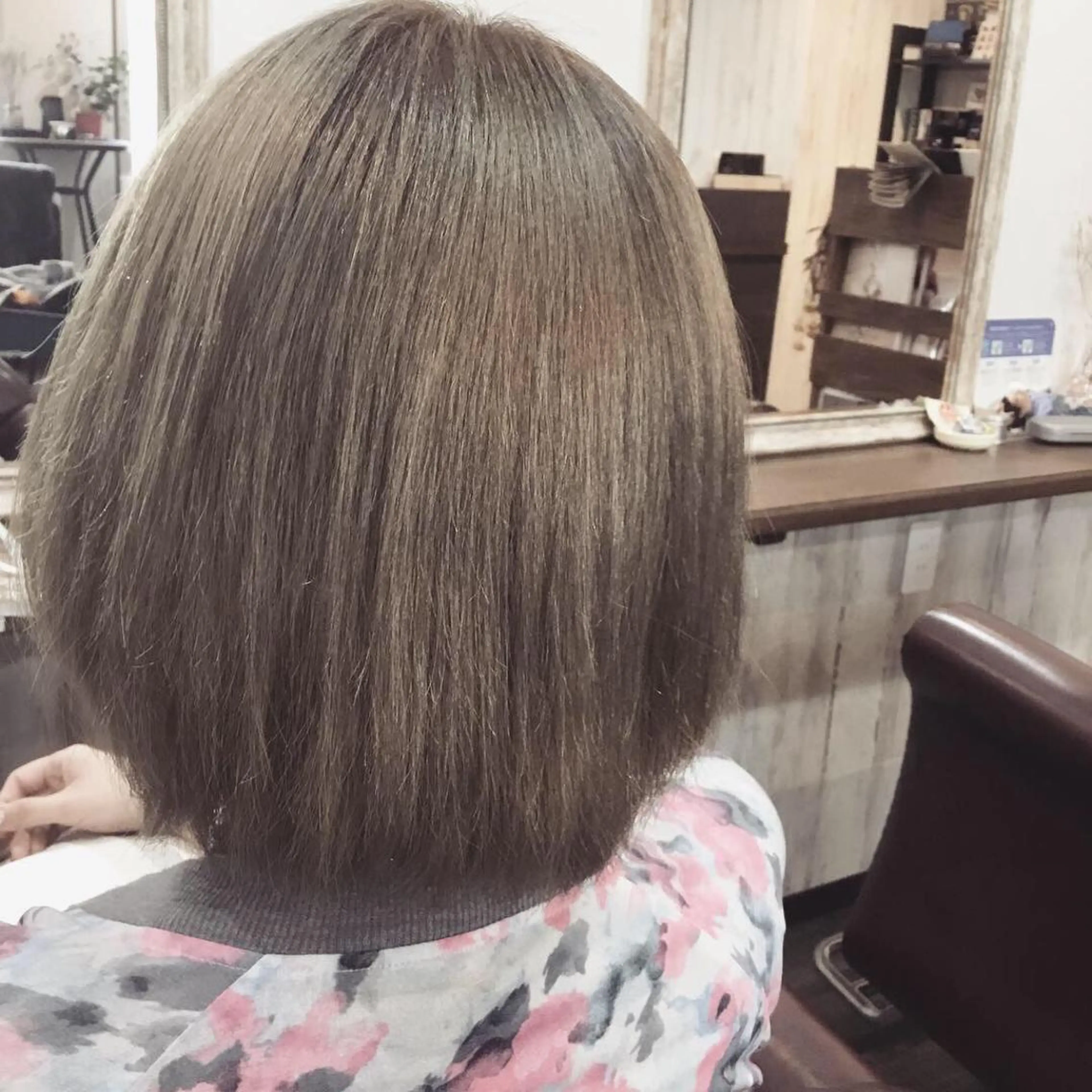 ミディアム カラー 金崎 新吾のヘアスタイル