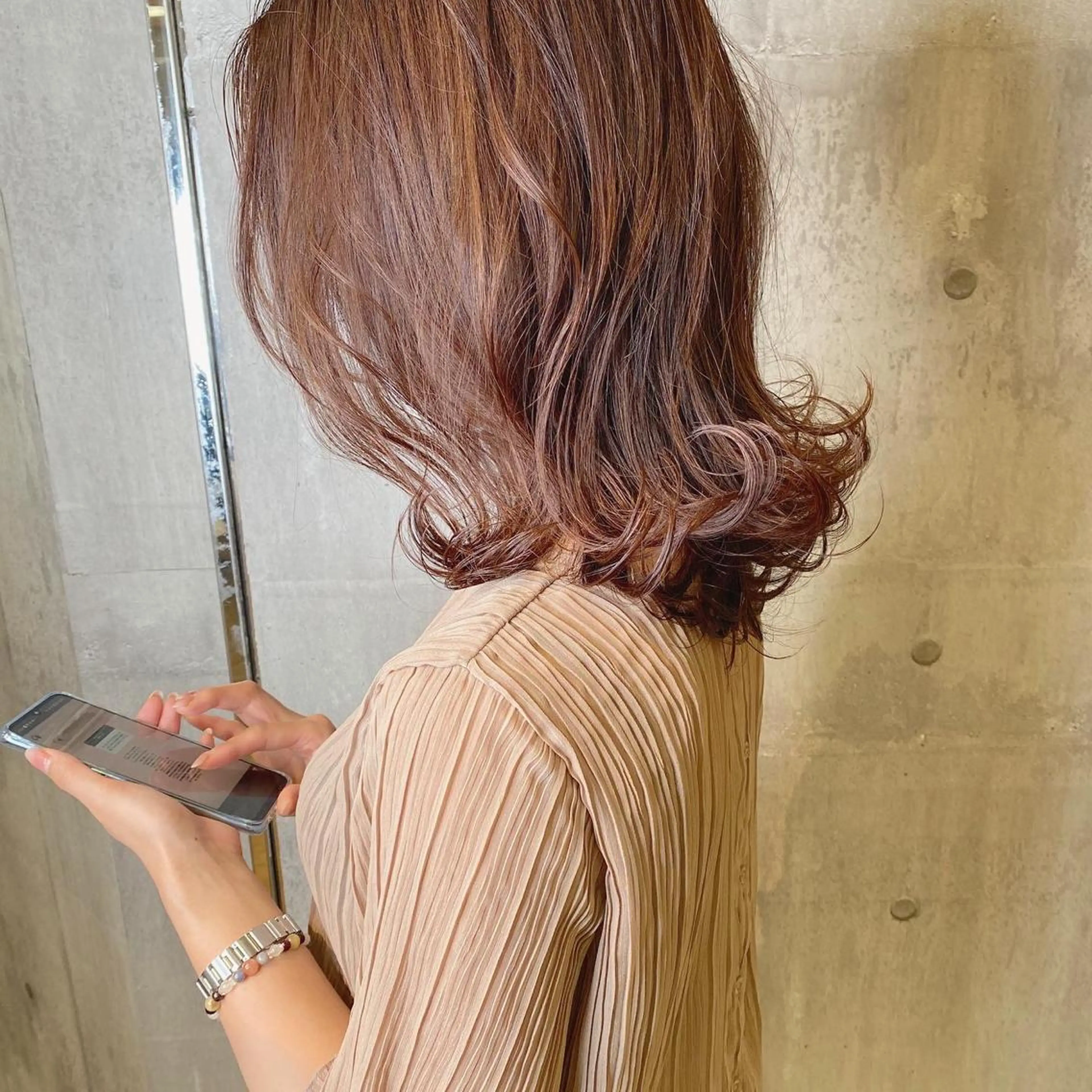 ミディアム カラー カット ヘアカラー トリートメント 髪質改善ｶﾗｰ ｹｱﾌﾞﾘｰﾁ/ﾀﾑのヘアスタイル