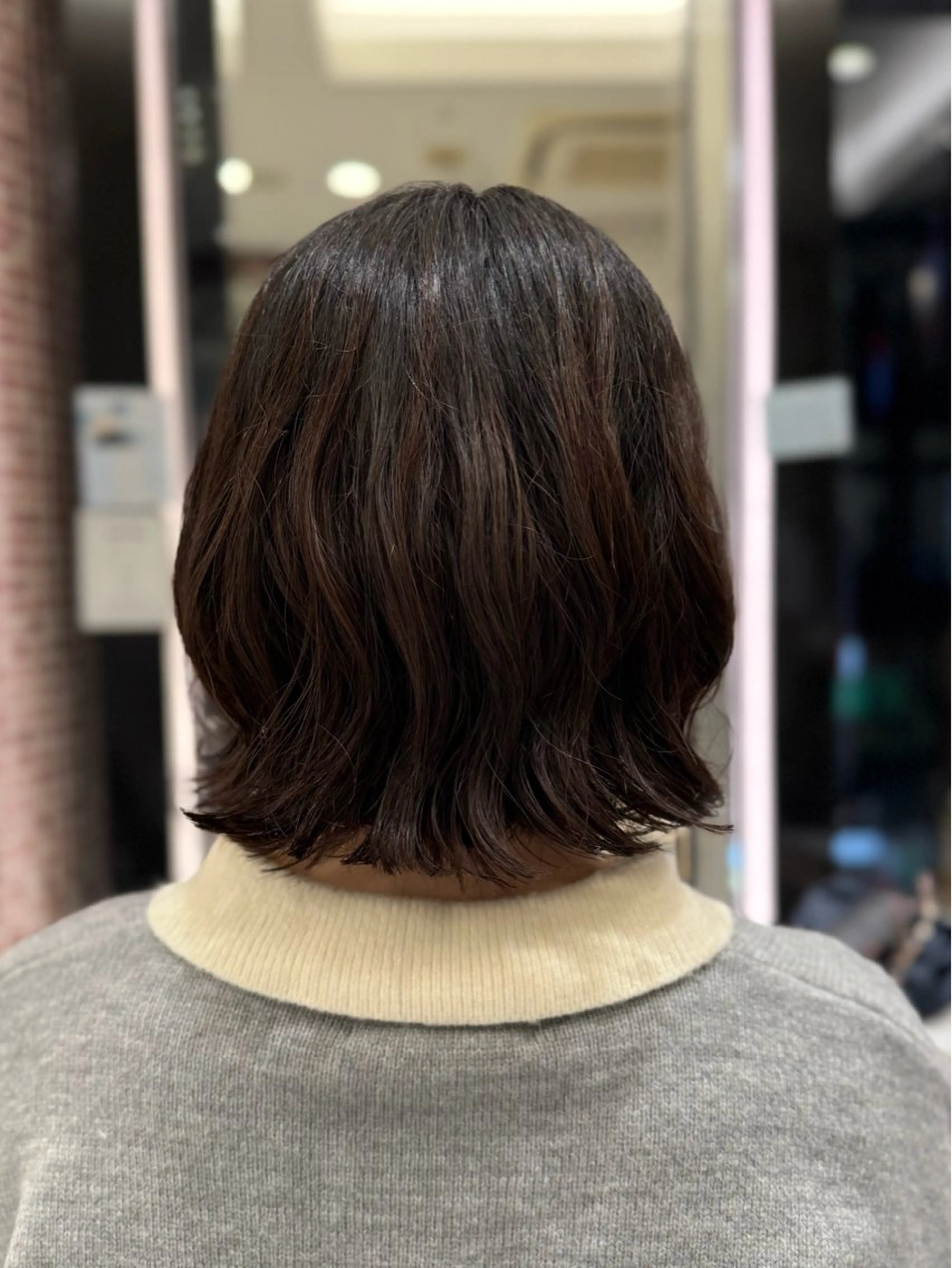 ショート ボブ 外ハネヘア カット パーマ ボブ・ショートパーマ 🌻Yurinaのヘアスタイル