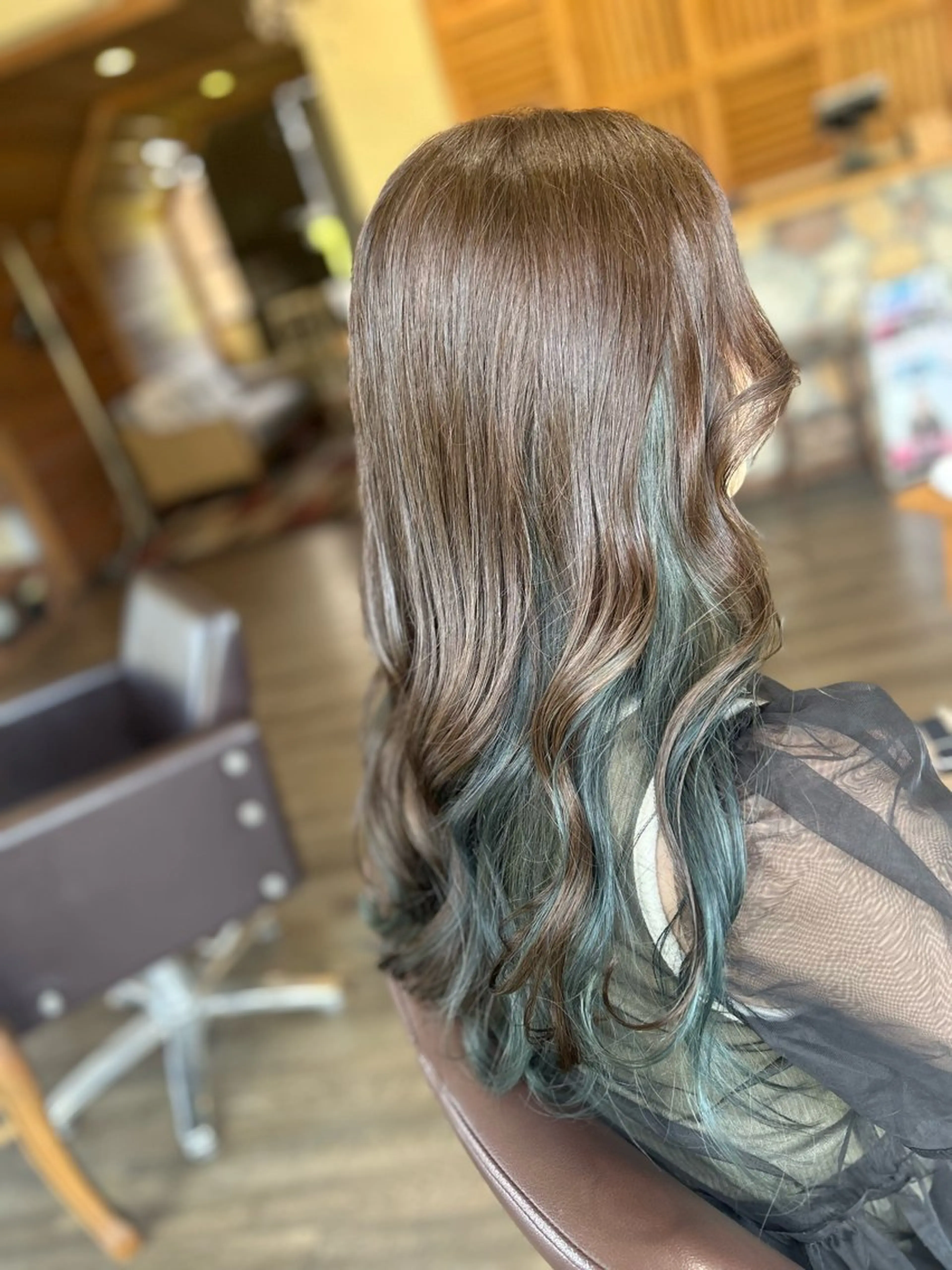 ロング カラー ブリーチ インナーカラー カット ヘアカラー Morpho Hair Product所属・井上 花音のヘアスタイル