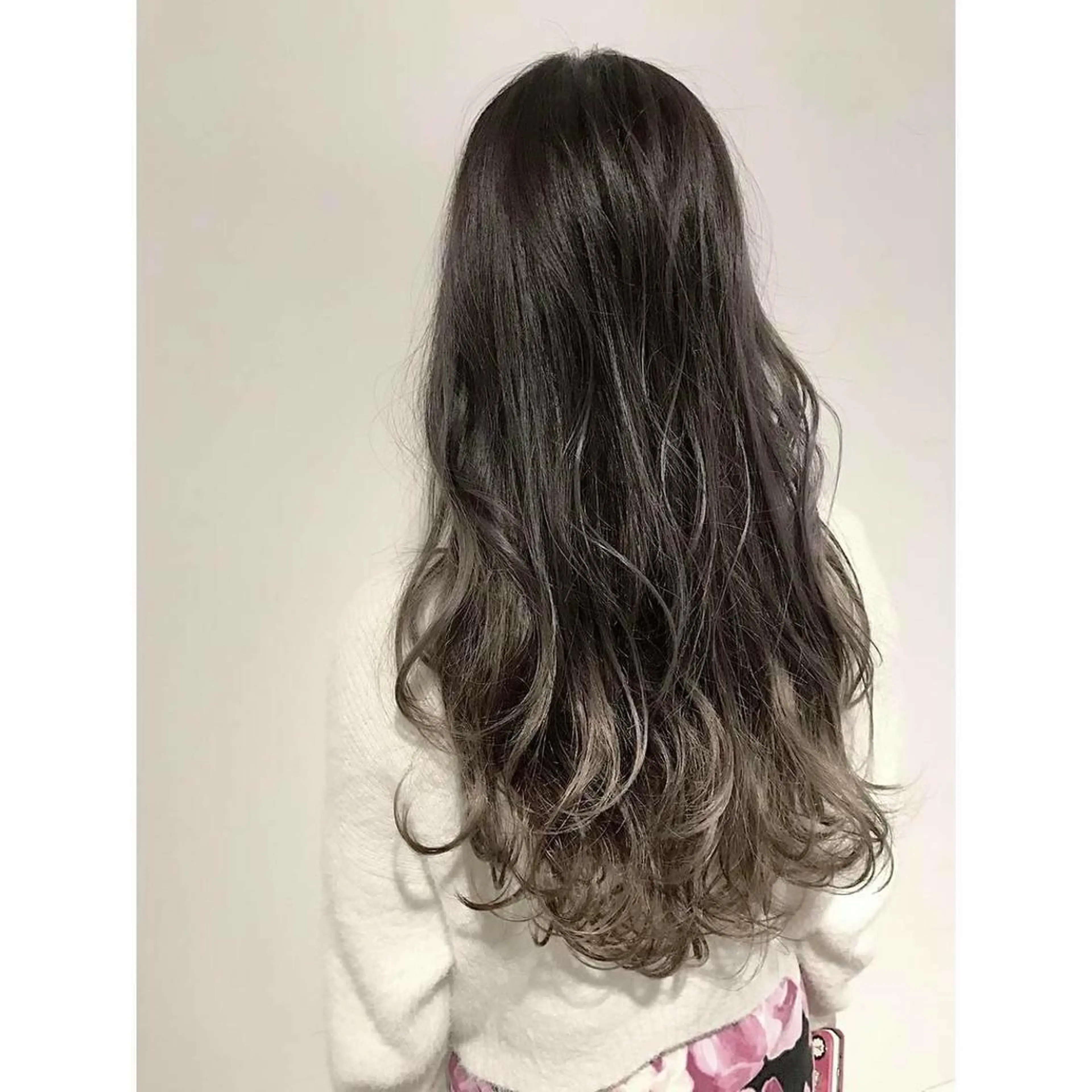 ミディアム due hair 京都駅前店 MILBON オージュア認定サロン【デューヘアー】所属・ハイトーンブリーチ 土坂　由志【京都】のヘアスタイル