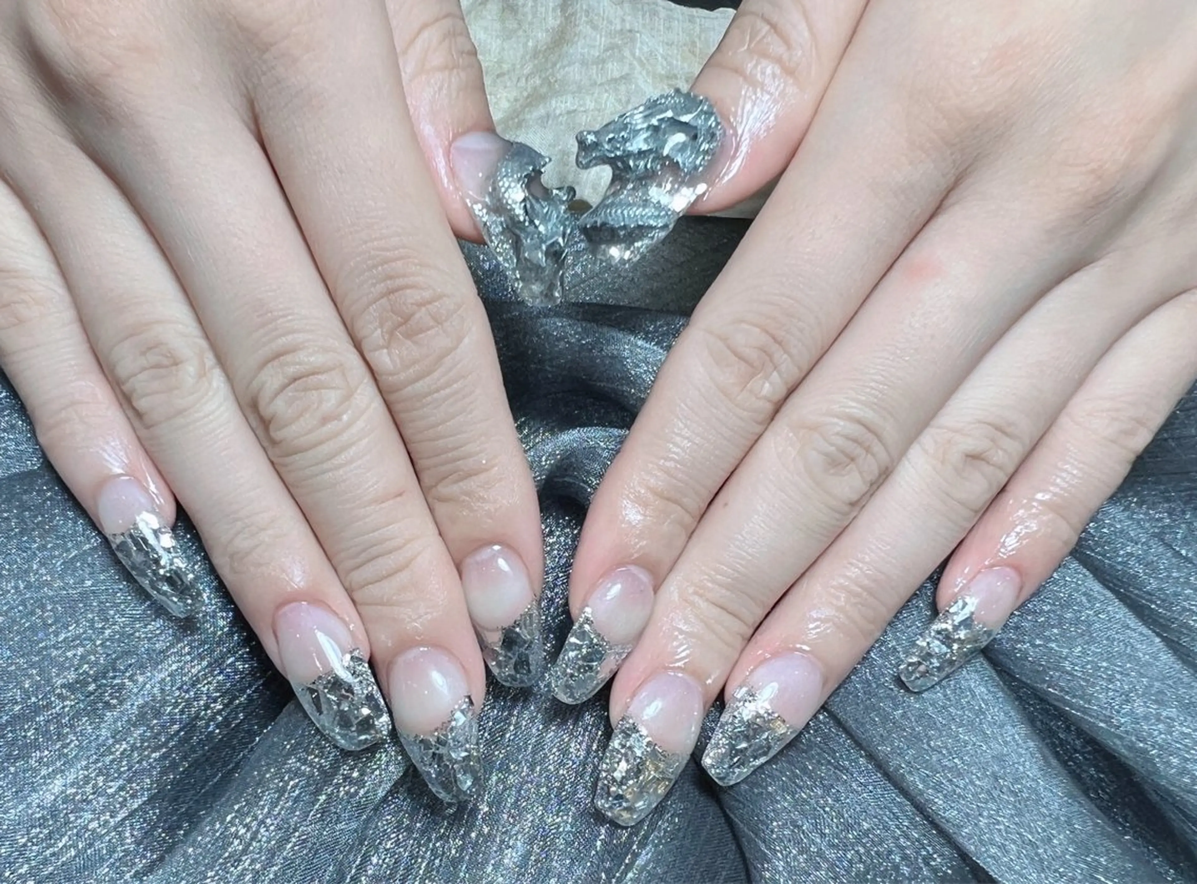 ネイル フレンチネイル ガラスフレンチ ネイルチップ mo moのネイルデザイン