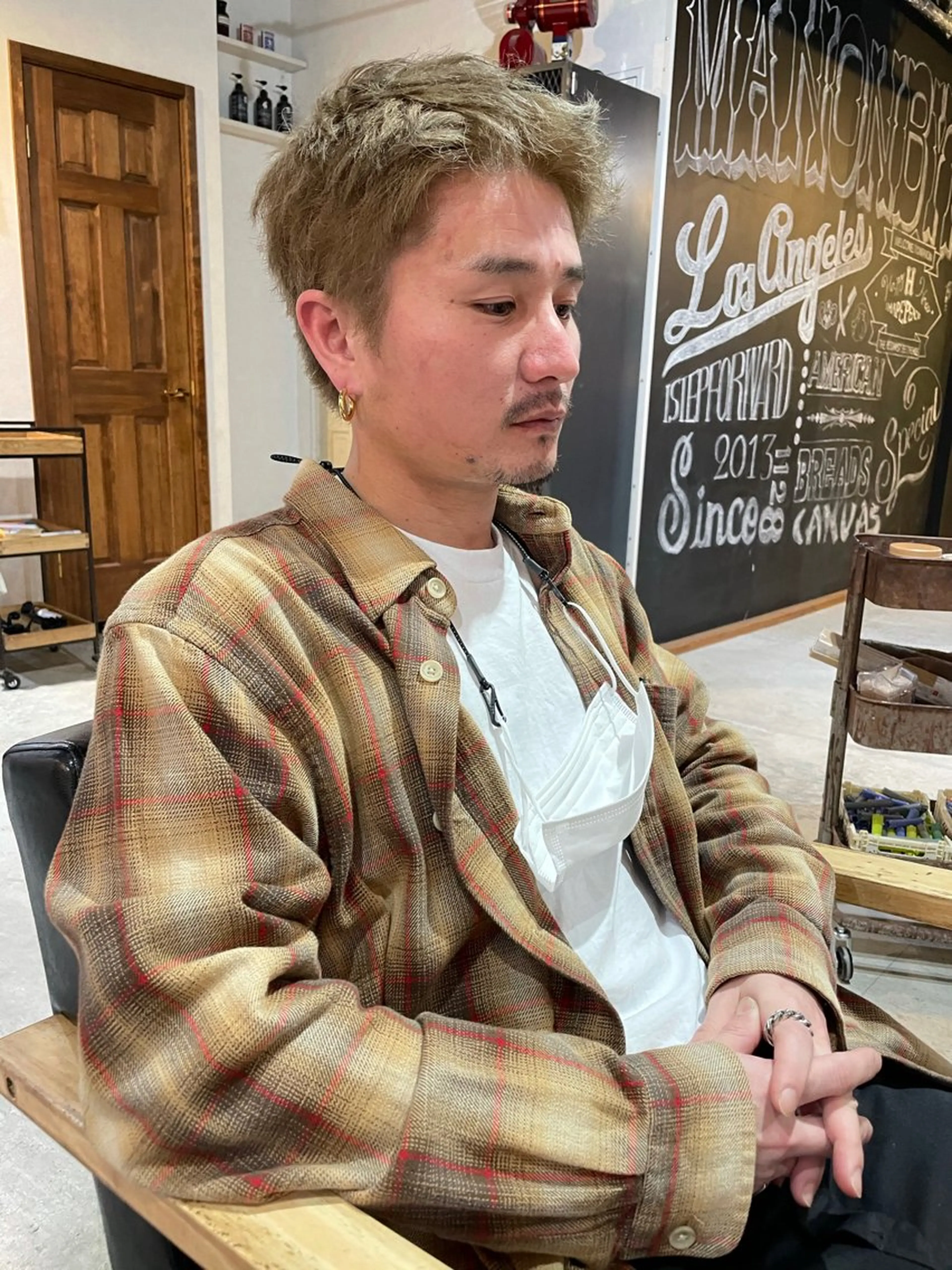 ショート カラー メンズ メンズハイトーン ハイトーンカラー ショートヘア SALOWIN栄3丁目店所属・俵 知広のヘアスタイル