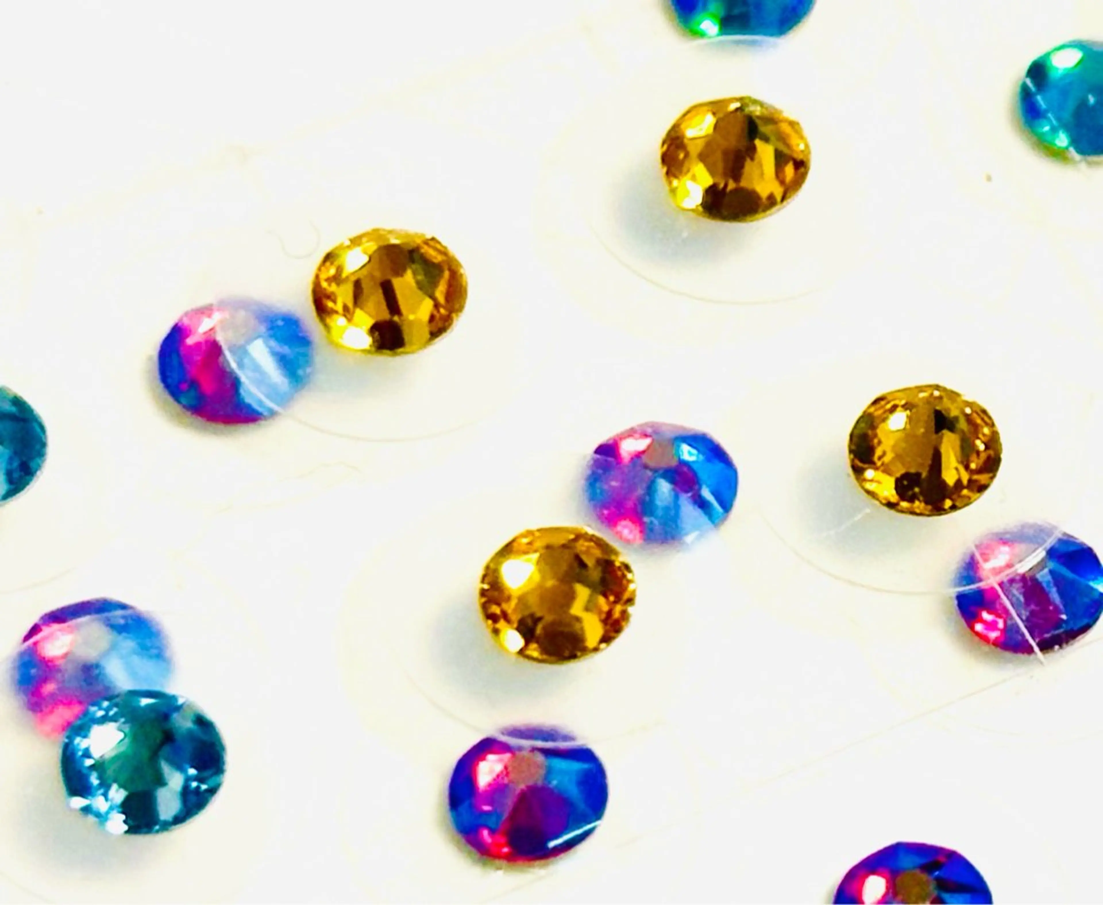 耳ツボジュエリー ジュエリー1対とシール1対の写真