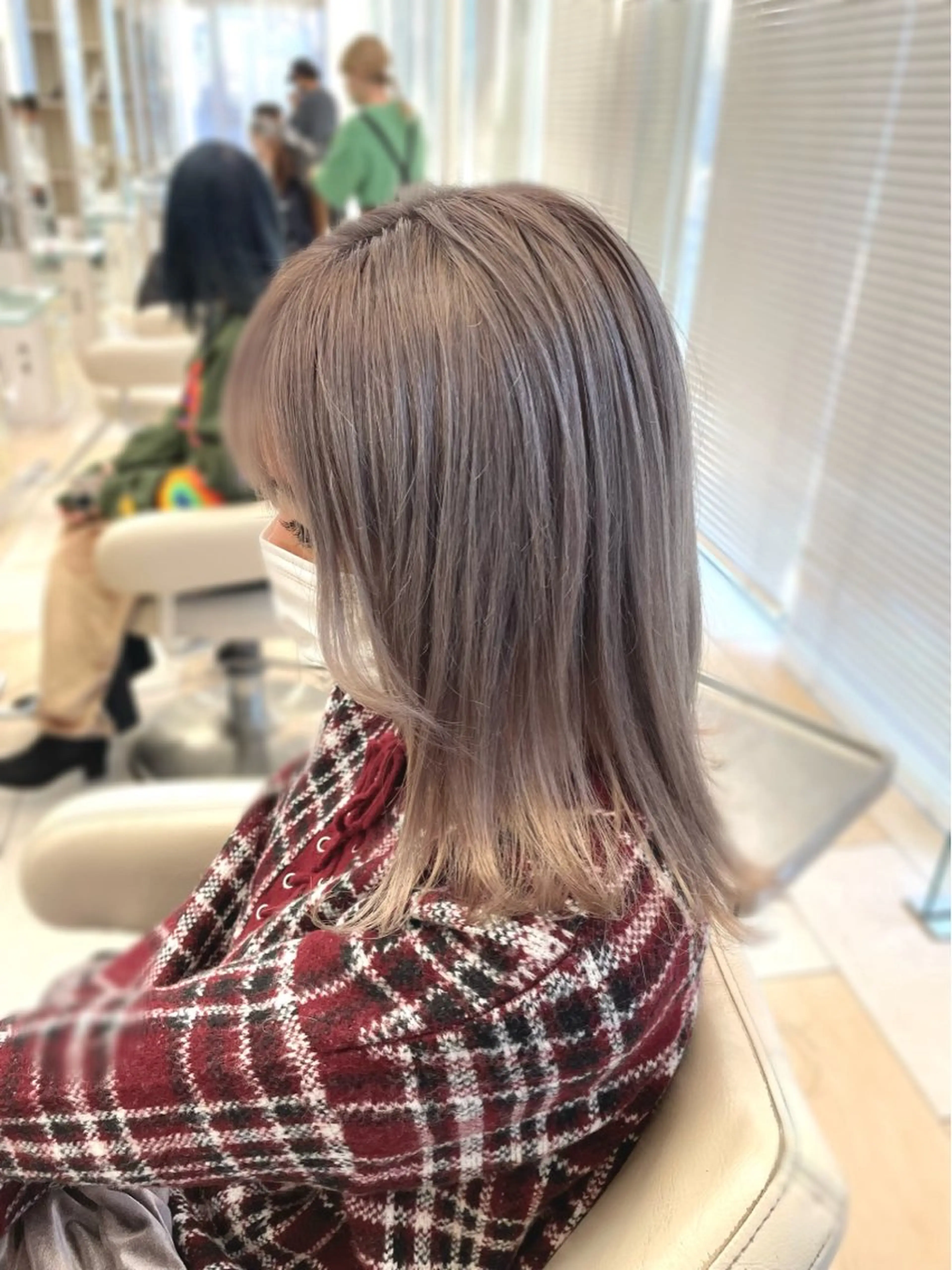 ミディアム 有賀 佑葵のヘアスタイル