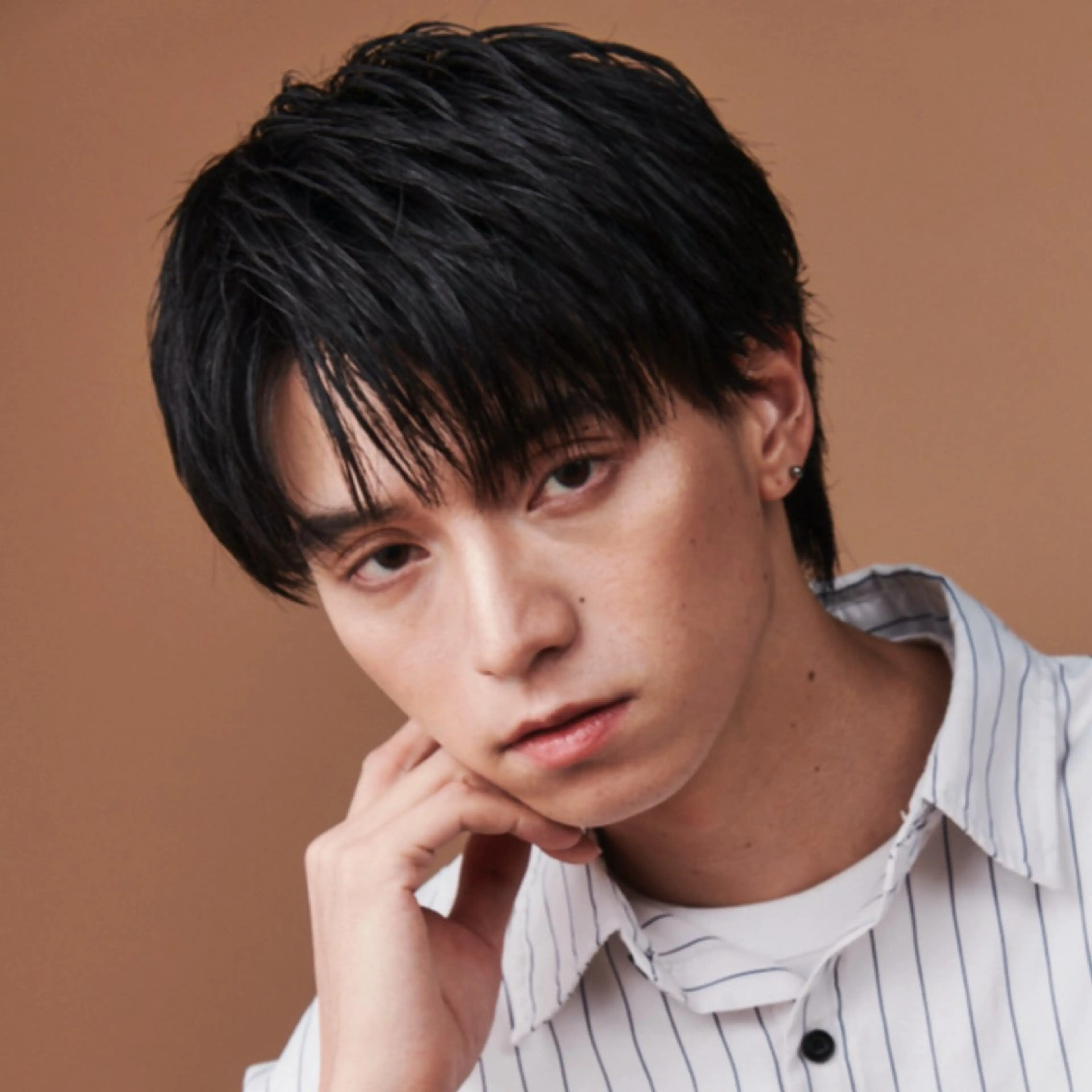 ミディアム パーマ メンズ ミディアムパーマ メンズパーマ くせ毛 縮毛矯正 カット 縮毛矯正 トリートメント ヘッドスパ 【池袋店 店長】伊藤 昂樹/曲がる縮毛矯正のヘアスタイル