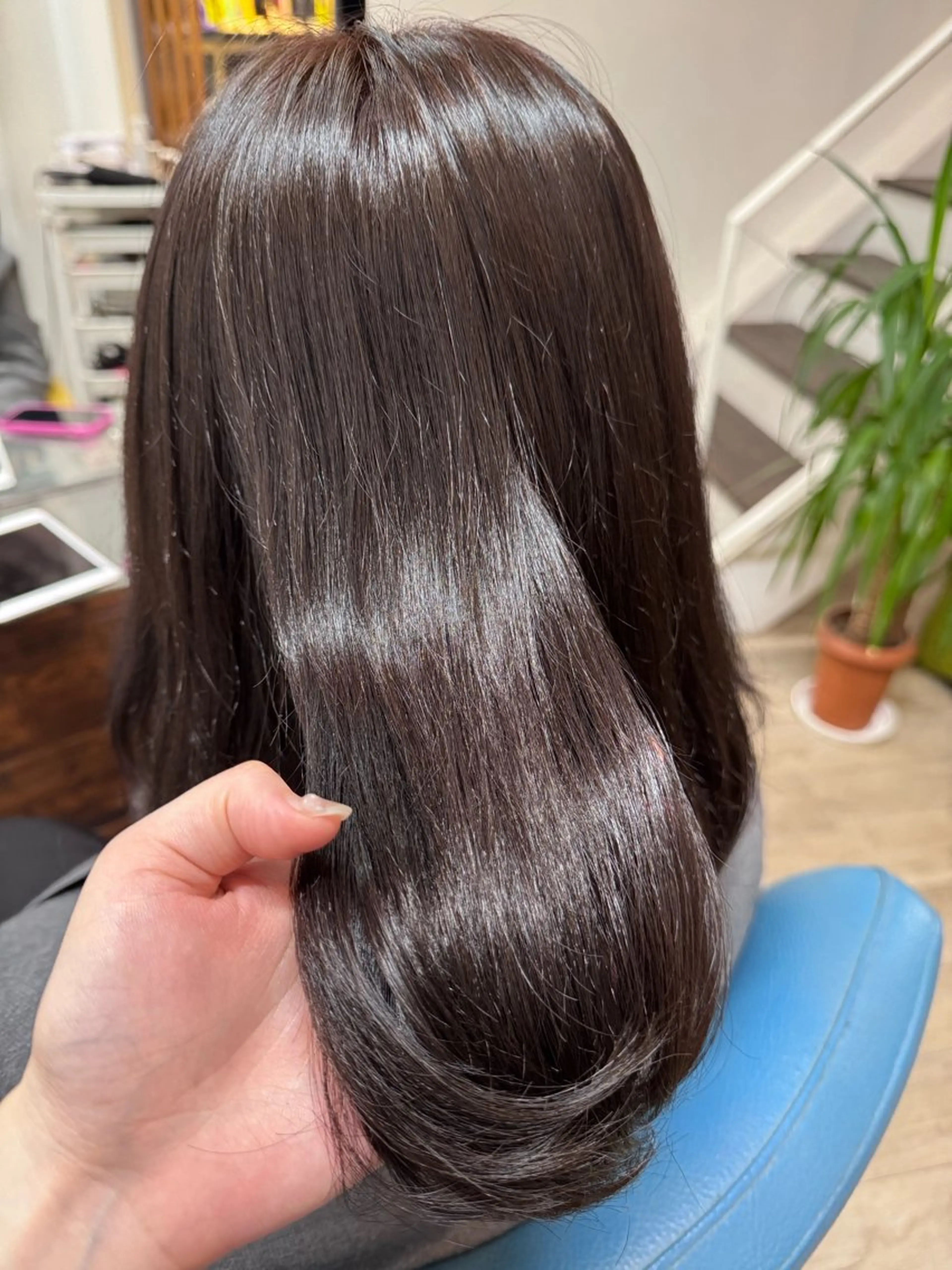 セミロング カラー バイオレットカラー ヘアカラー CHEST　若松 采実の眉毛・アイブロウイメージ