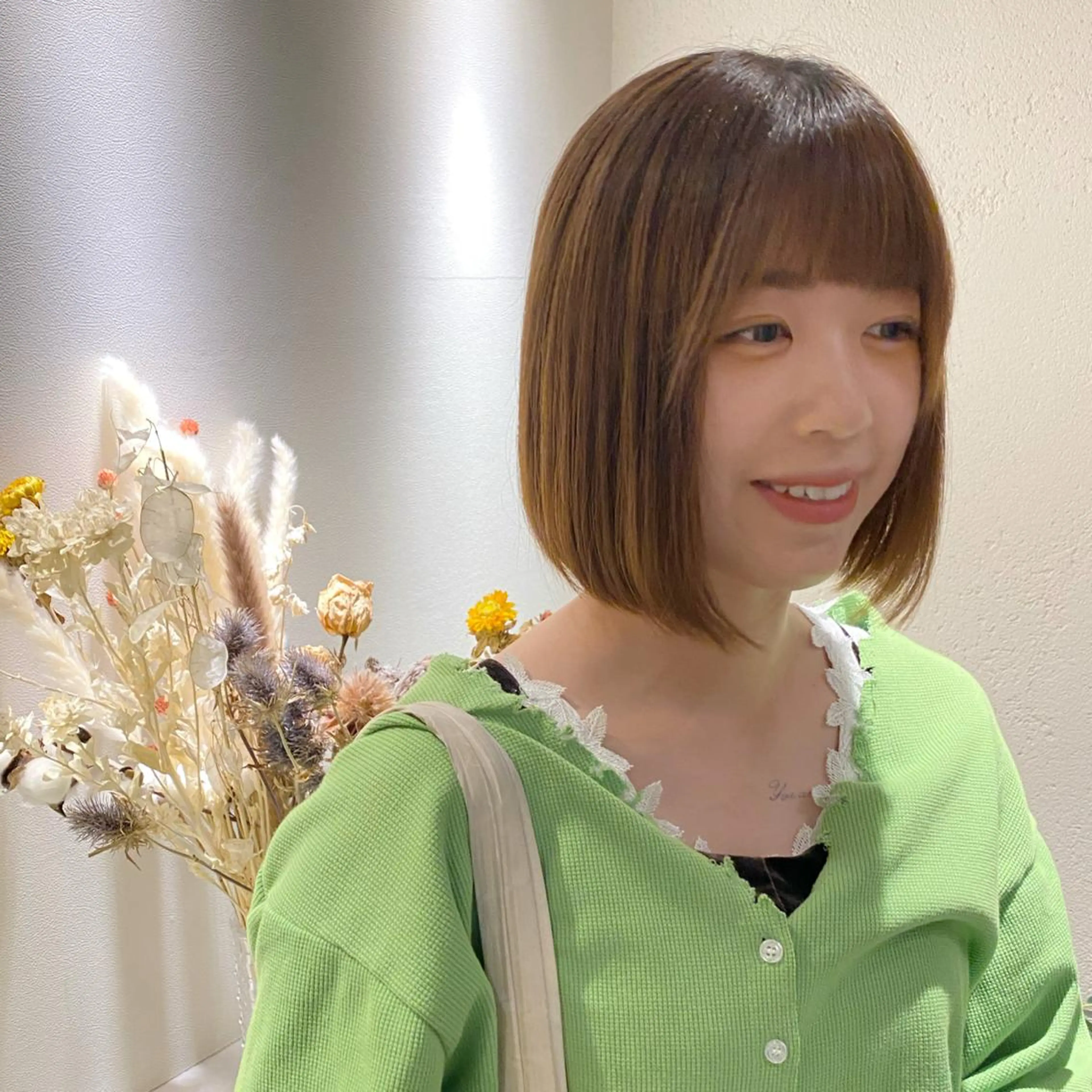 ショート アッシュ ボブ 髪質改善 レイヤーカット ショートヘア カット ヘアカラー トリートメント ショート〜ミディアム 喜多司のヘアスタイル