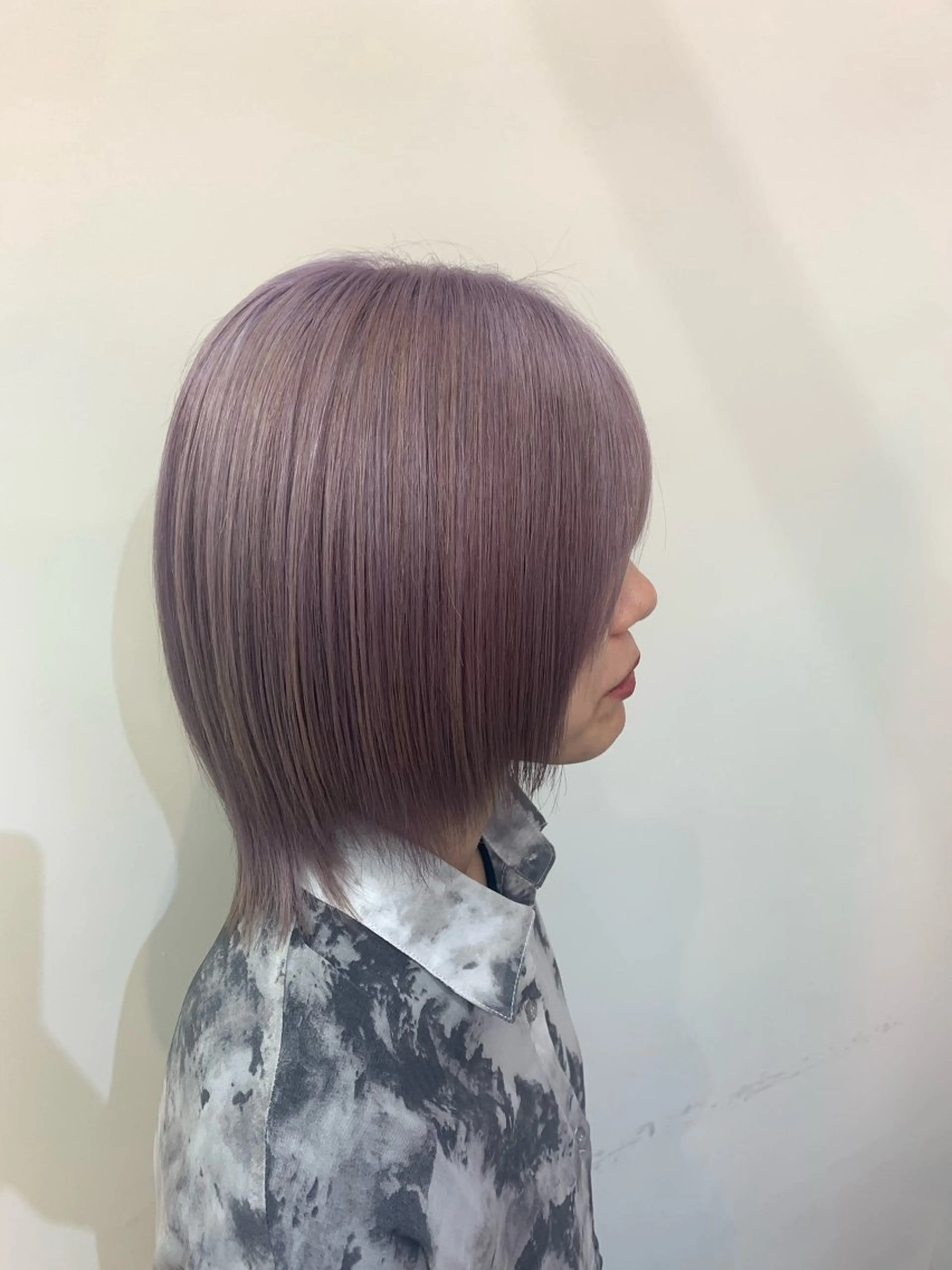 カラー ブリーチ ラベンダーカラー ヘアカラー トリートメント D’asty梓川所属・山崎 夢奈のヘアスタイル