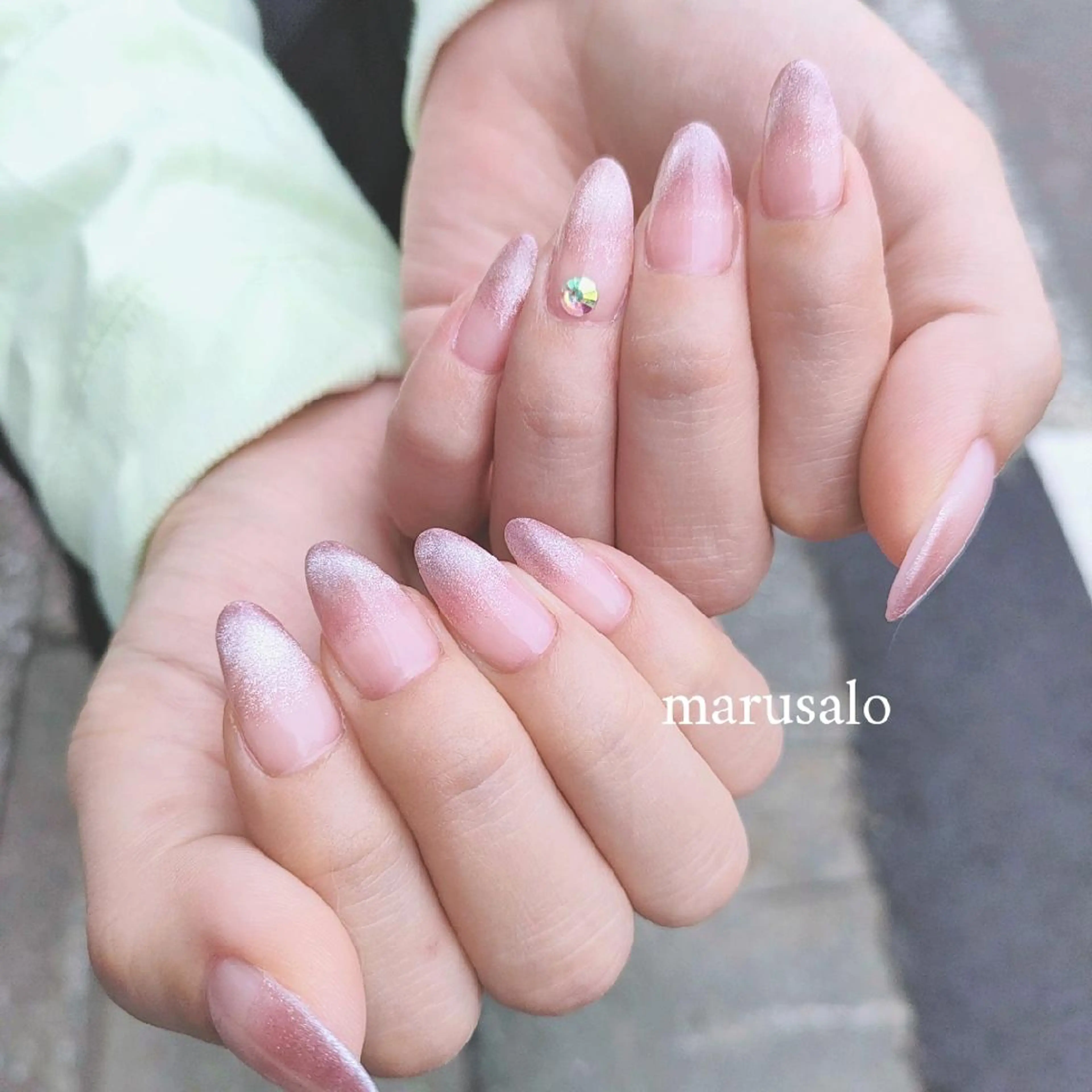 ロング ネイル 長さ出し グラデーション ラメ(グリッター) ラメグラデーション マグネットネイル ハンドネイル marusalo nailのネイルデザイン