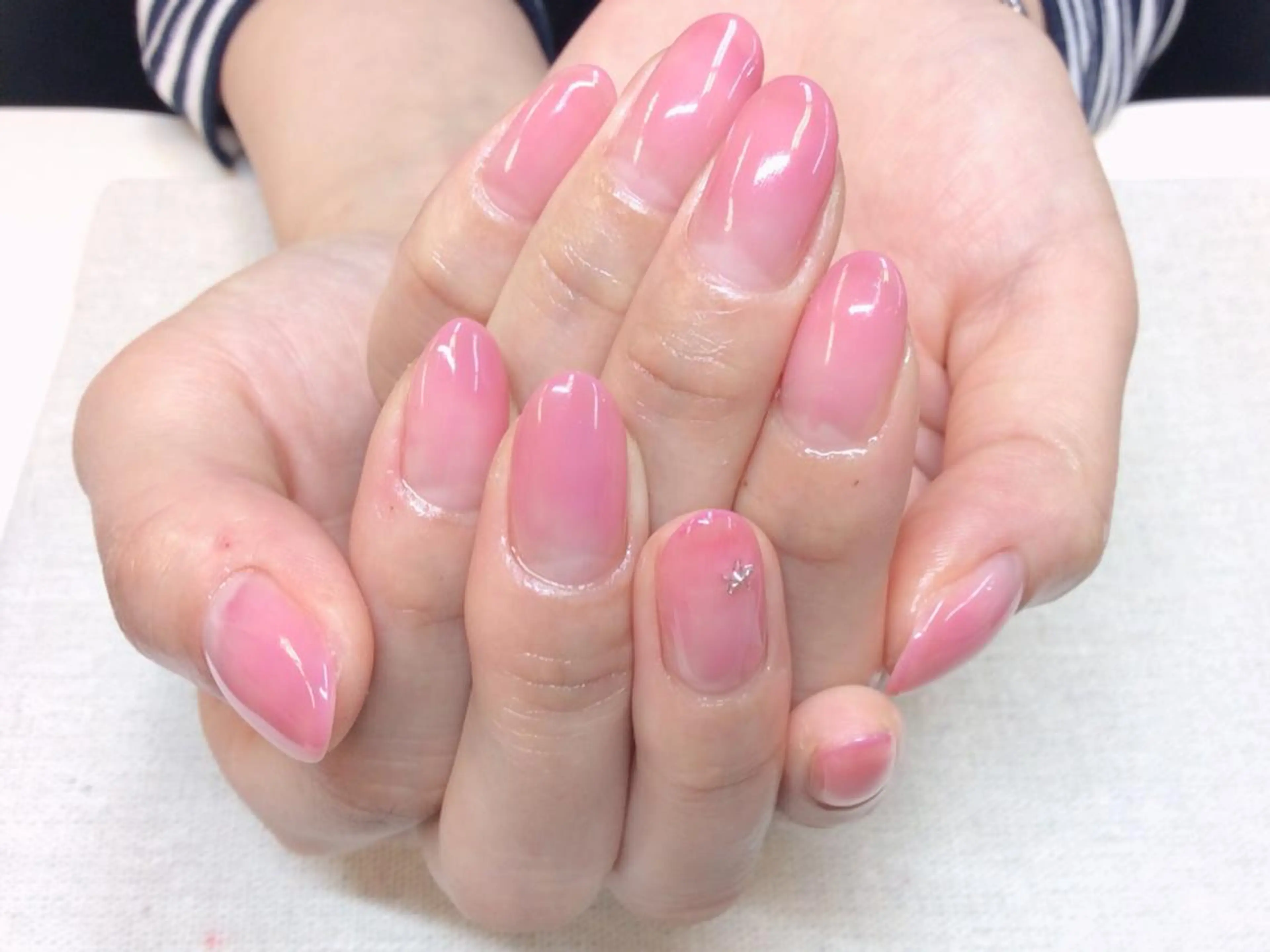 ネイル グラデーション 春ネイル 新橋 ルキナ スタッフのネイルデザイン