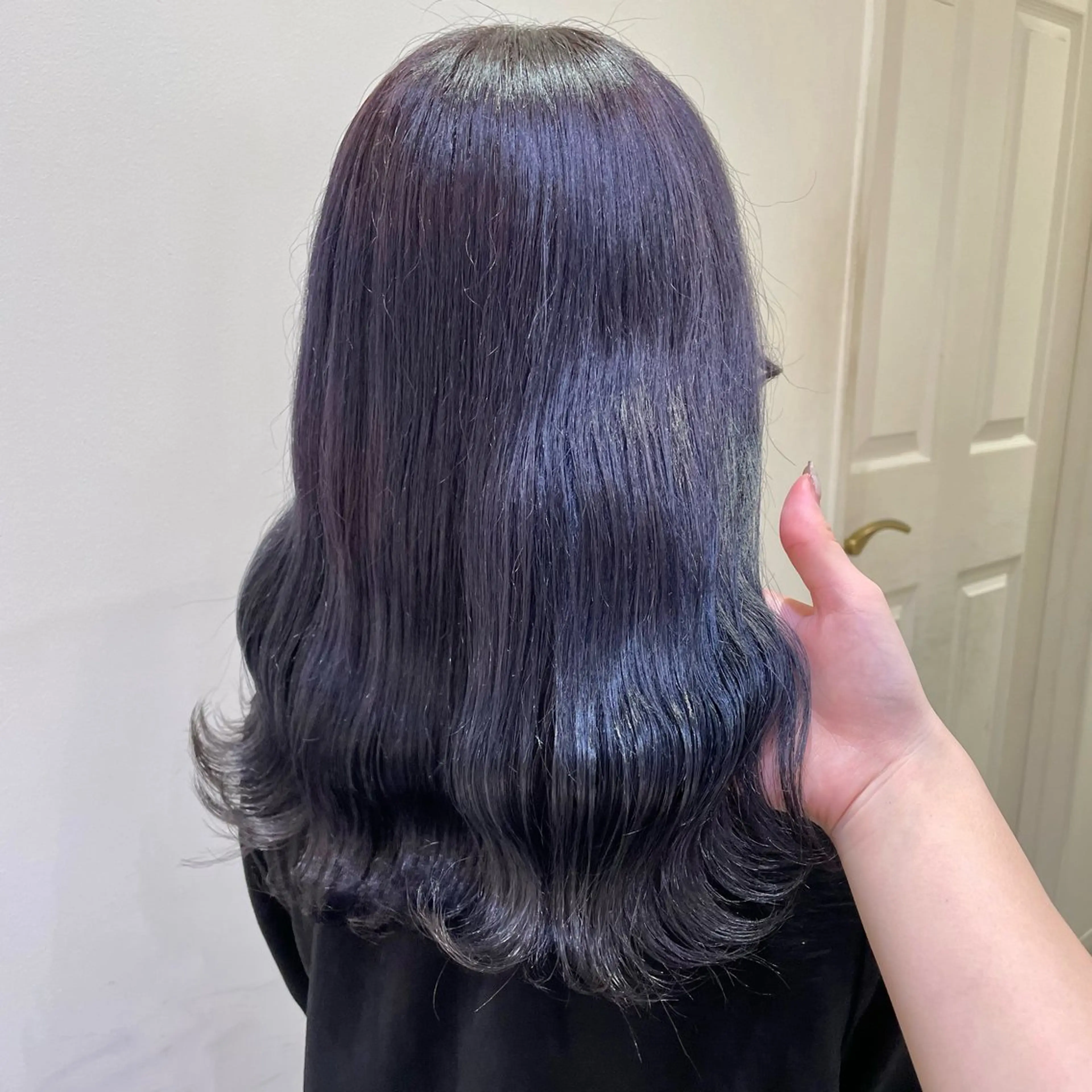 【前髪顔周りカット＋コテ巻き】の写真