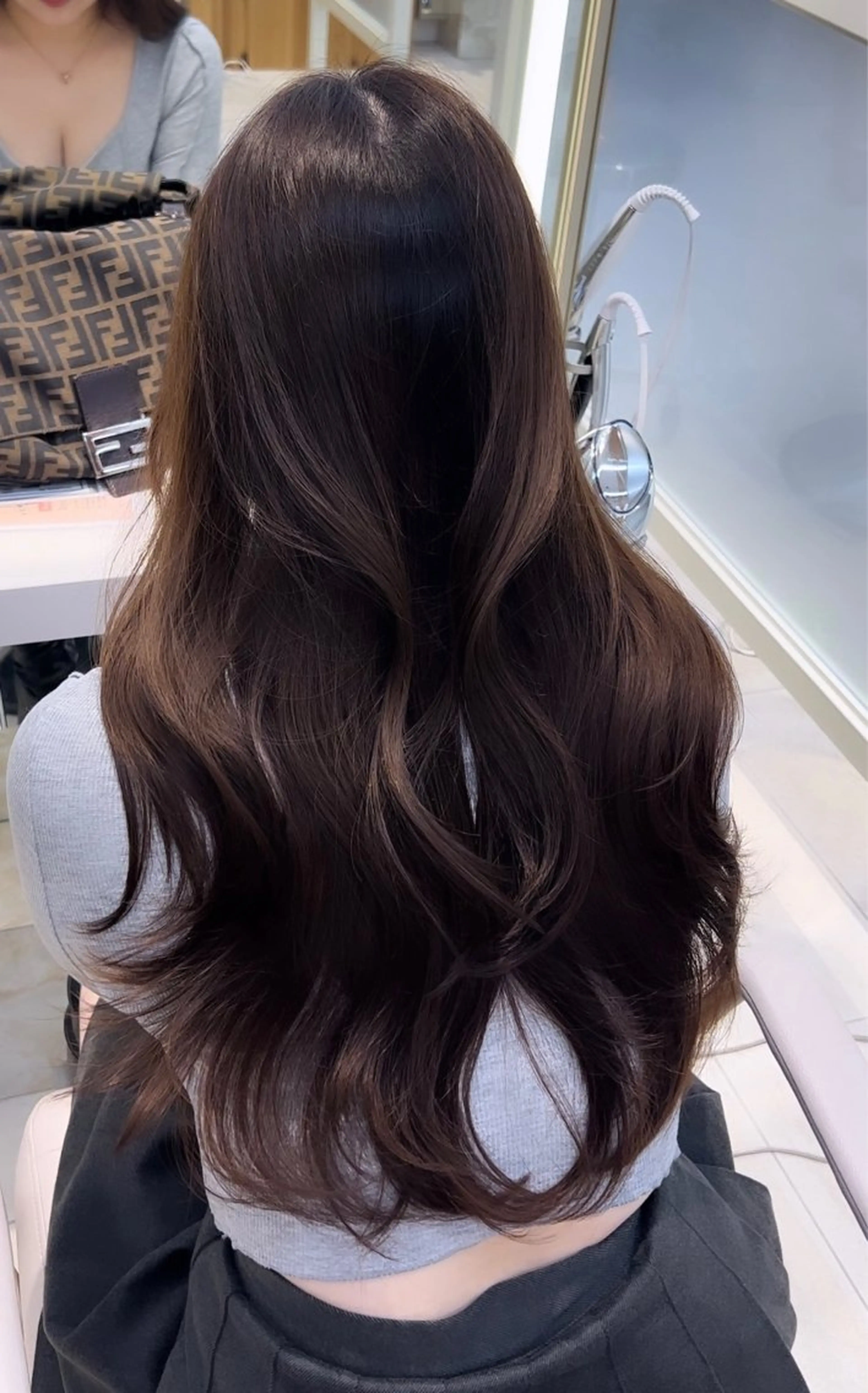 ロング カット ヘアカラー トリートメント レイヤーカット/ 顔まわり/アオイのヘアスタイル