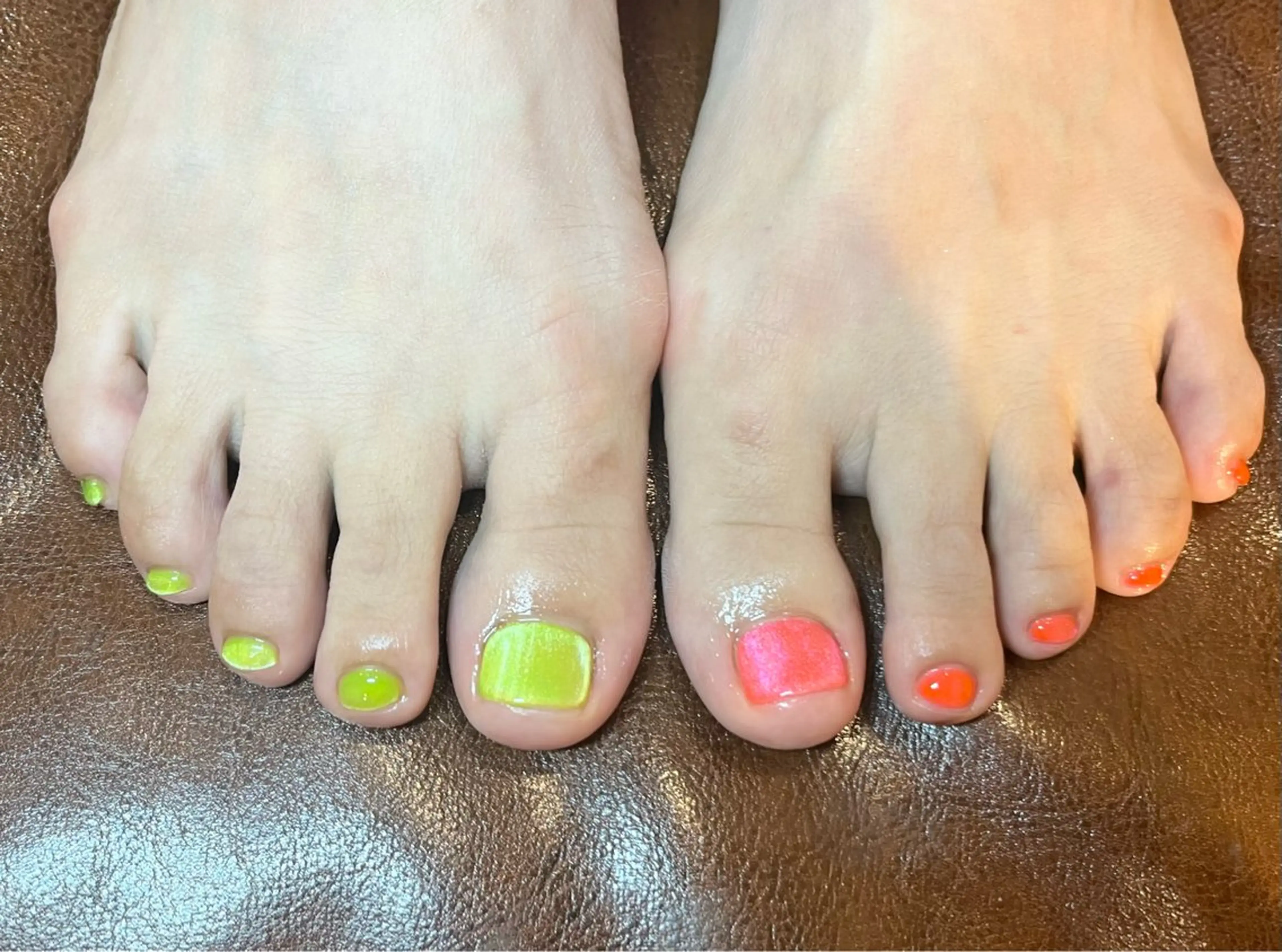 ネイル フットネイル ラメ(グリッター) マグネットネイル フットネイル AT.1011(アトリエテンイレブン)所属・AT.1011 (ハルカ)のネイルデザイン