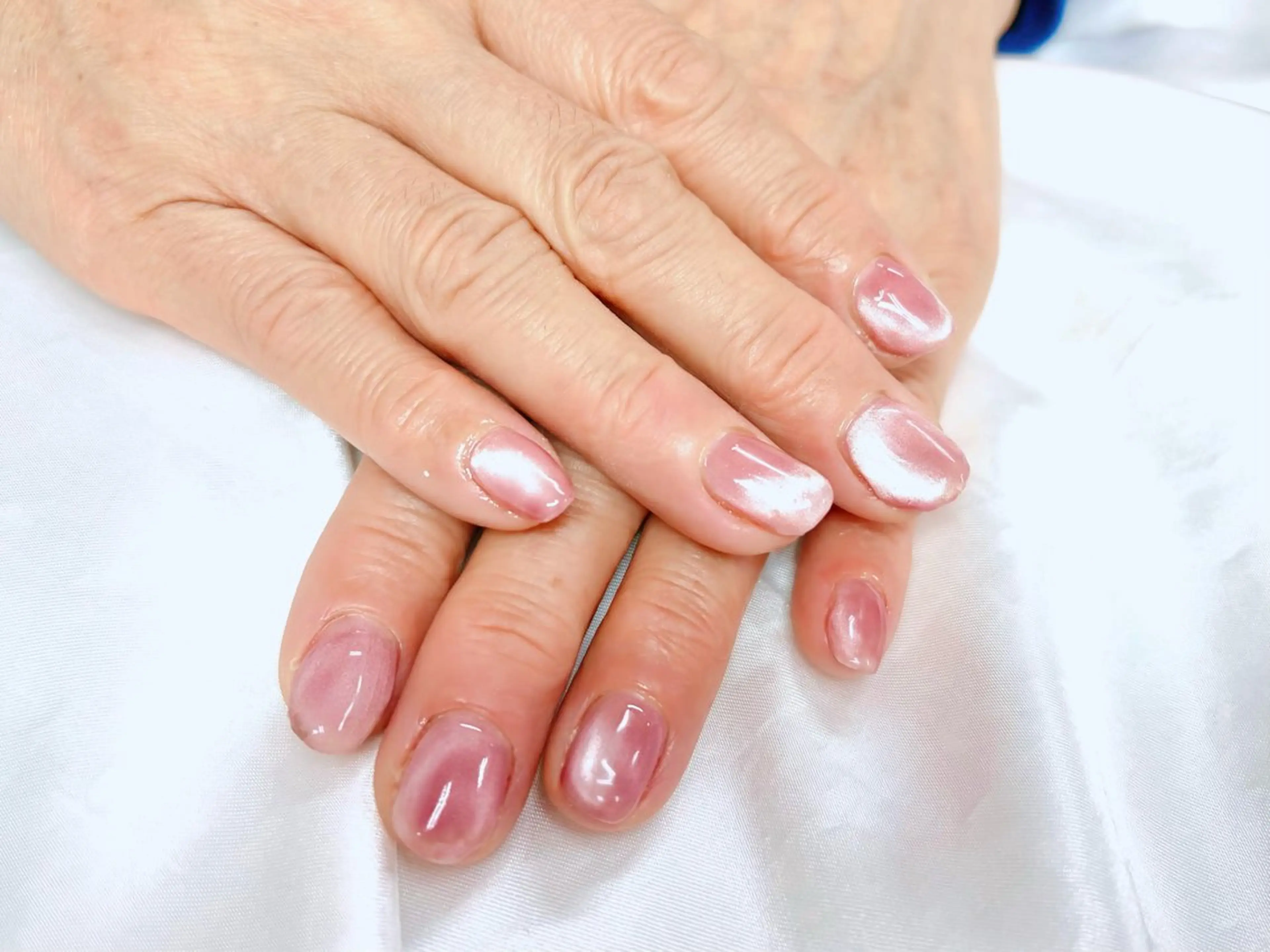 ネイル マグネットネイル マグネットワンカラー ワンカラーネイル 春ネイル ハンドネイル nimo🐠 パラジェル登録サロンのネイルデザイン