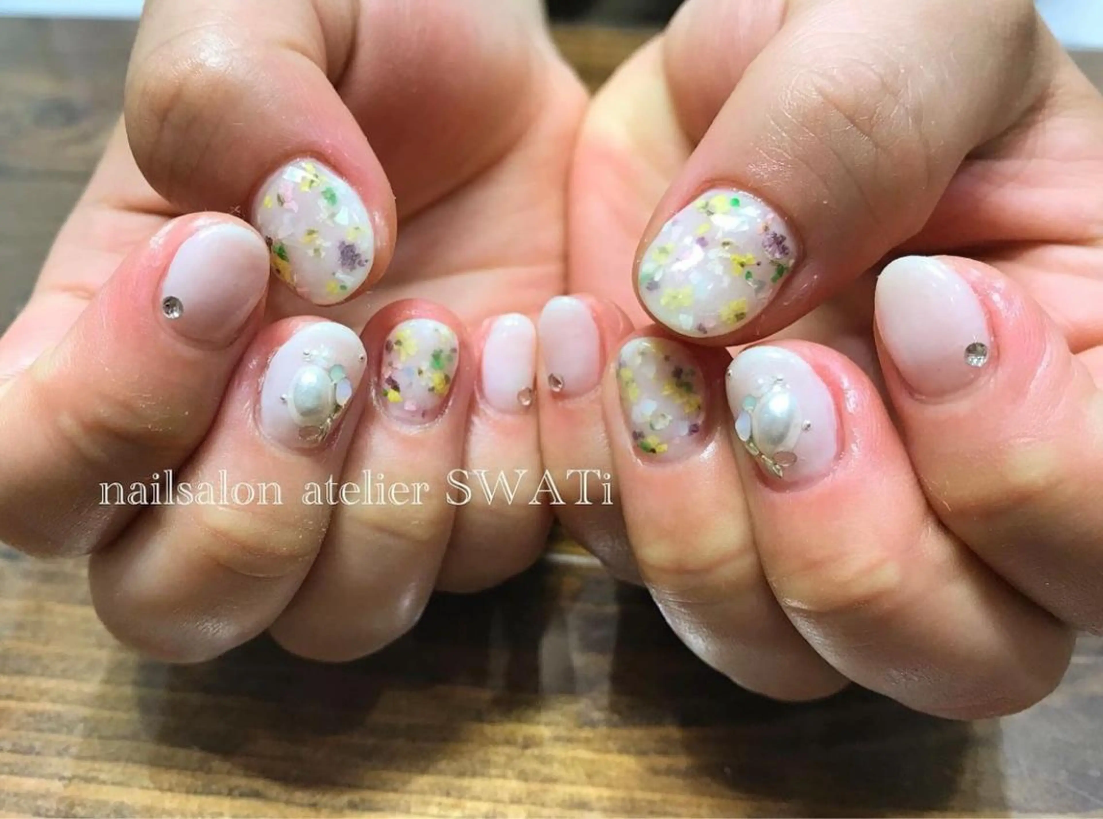 ネイル ヘアーサロン大野所属・nailsalon SWATiのネイルデザイン