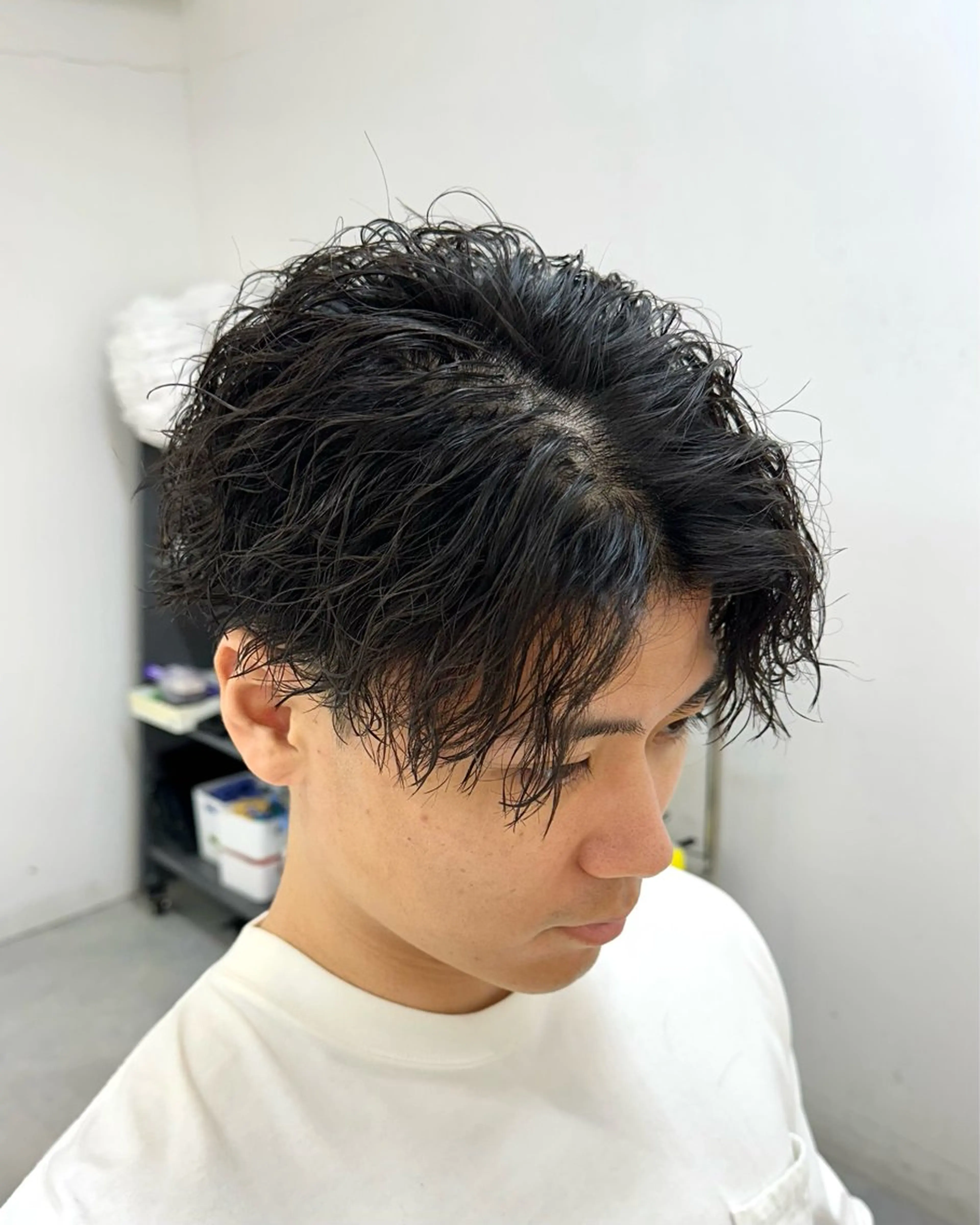 ショート パーマ メンズ センターパート メンズパーマ 刈り上げ カット パーマ Je suis heureuse Union所属・佐藤 ふみやのヘアスタイル