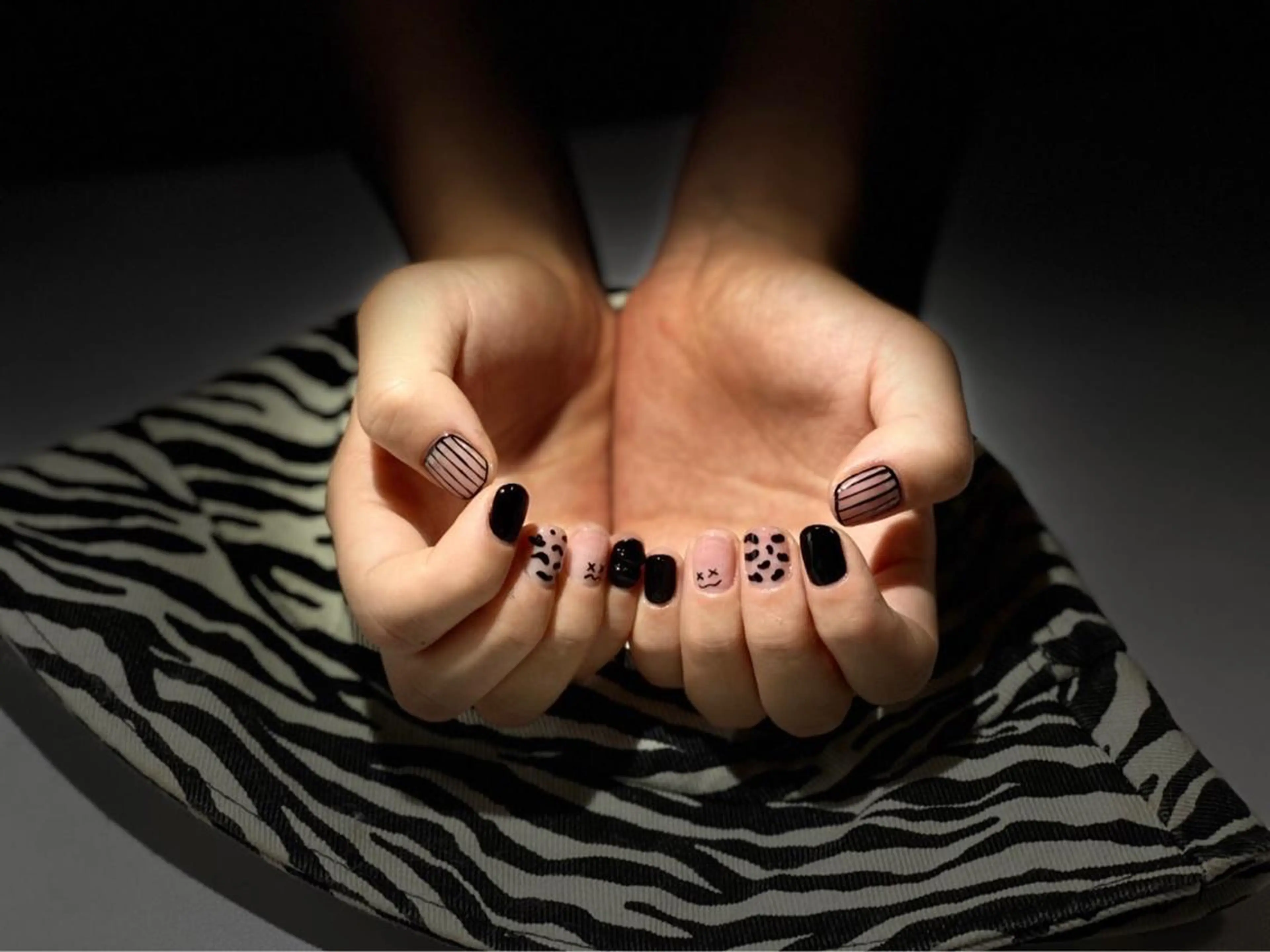 メンズ ネイル メンズ韓国風 アートネイル クリアネイル フレンチネイル ジェルネイル ハンドネイル 🐕‍🦺Yappy 💗A-tanのネイルデザイン