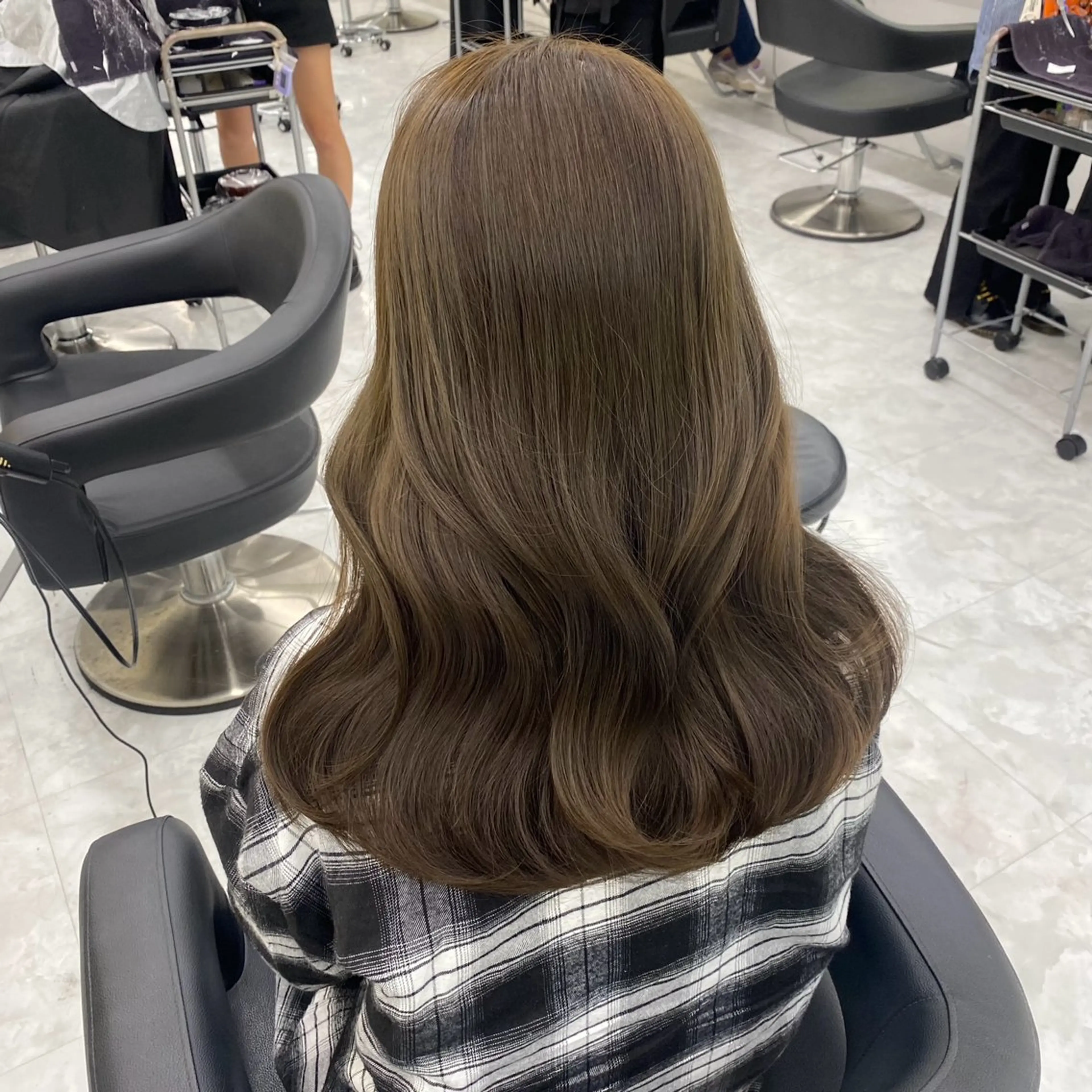 ミディアム カラー パーマ ヘアアレンジ メンズ キッズ メンズブリーチ ベージュカラー ブリーチ 透明感カラー ブリーチなしカラー ヘアカラー Lumo所属・💖横浜ブリーチなし 💖MIHOのヘアスタイル