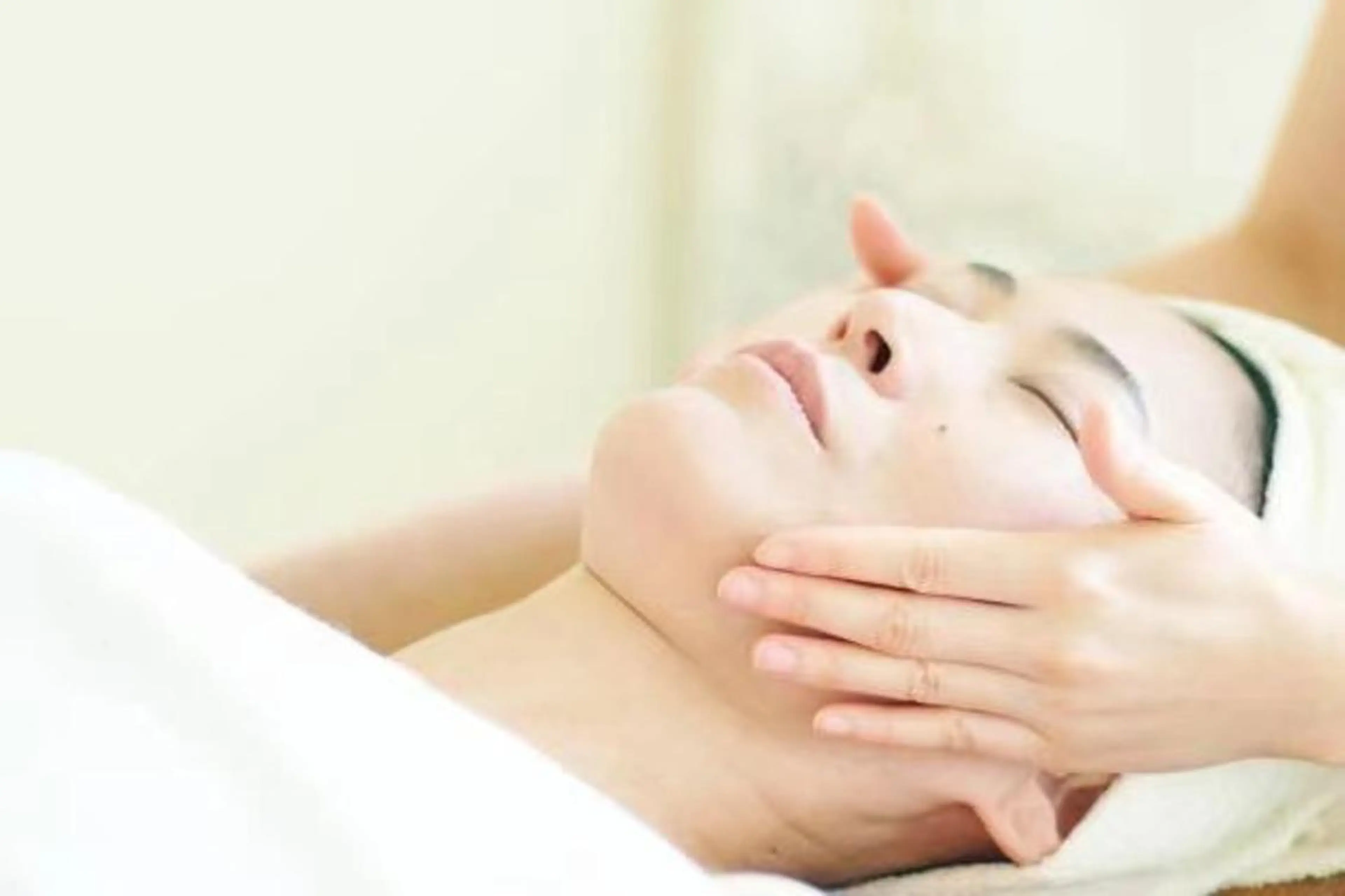 【リフトアップ♪小顔効果☆】ヘッドマッサージ＋フェイシャル  90分　8500円→6500！の写真