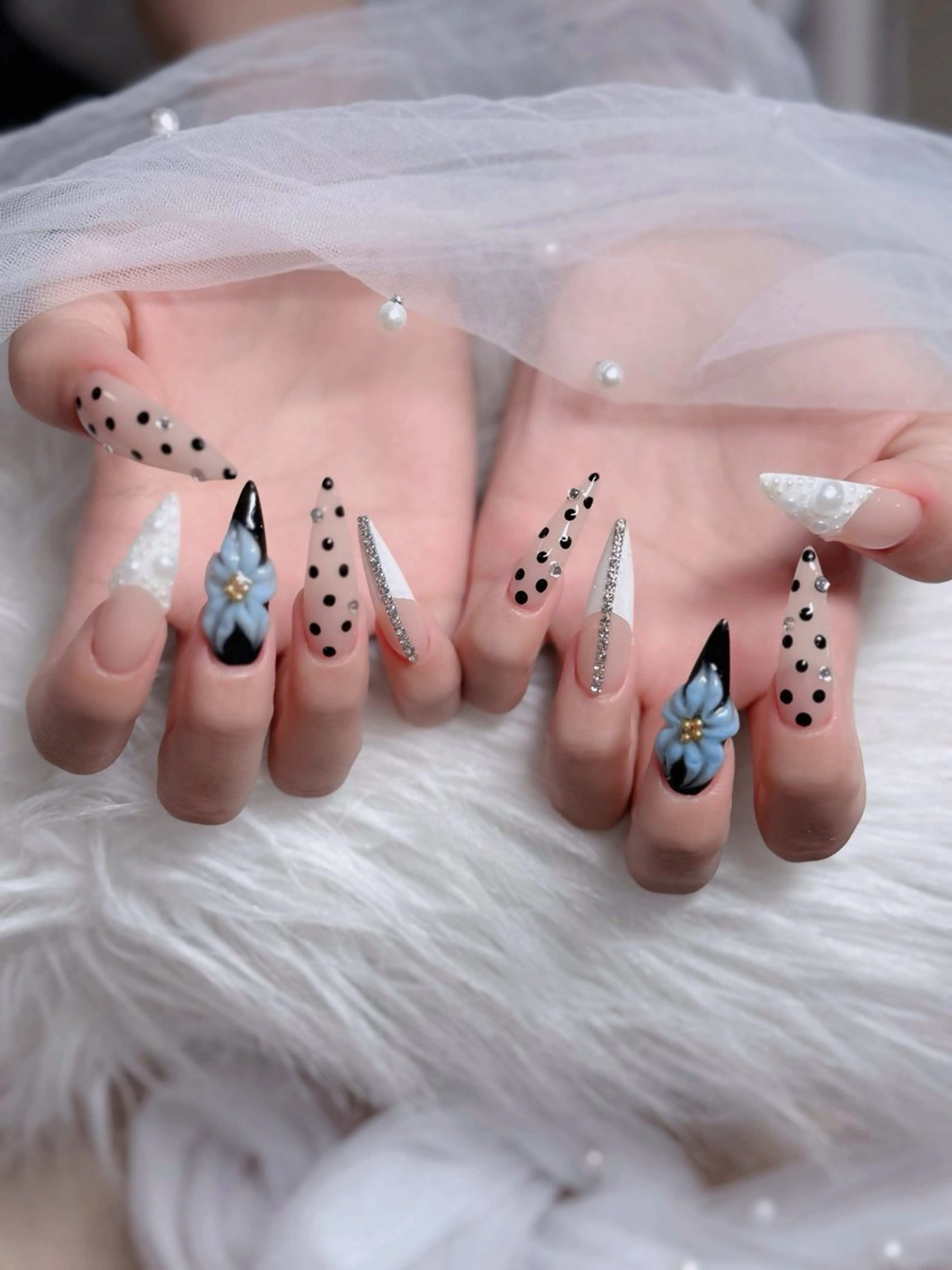 ネイル オーロラネイル フレンチネイル ジェルネイル ハロウィン 韓国ネイル ハンドネイル neco H.babynailのネイルデザイン