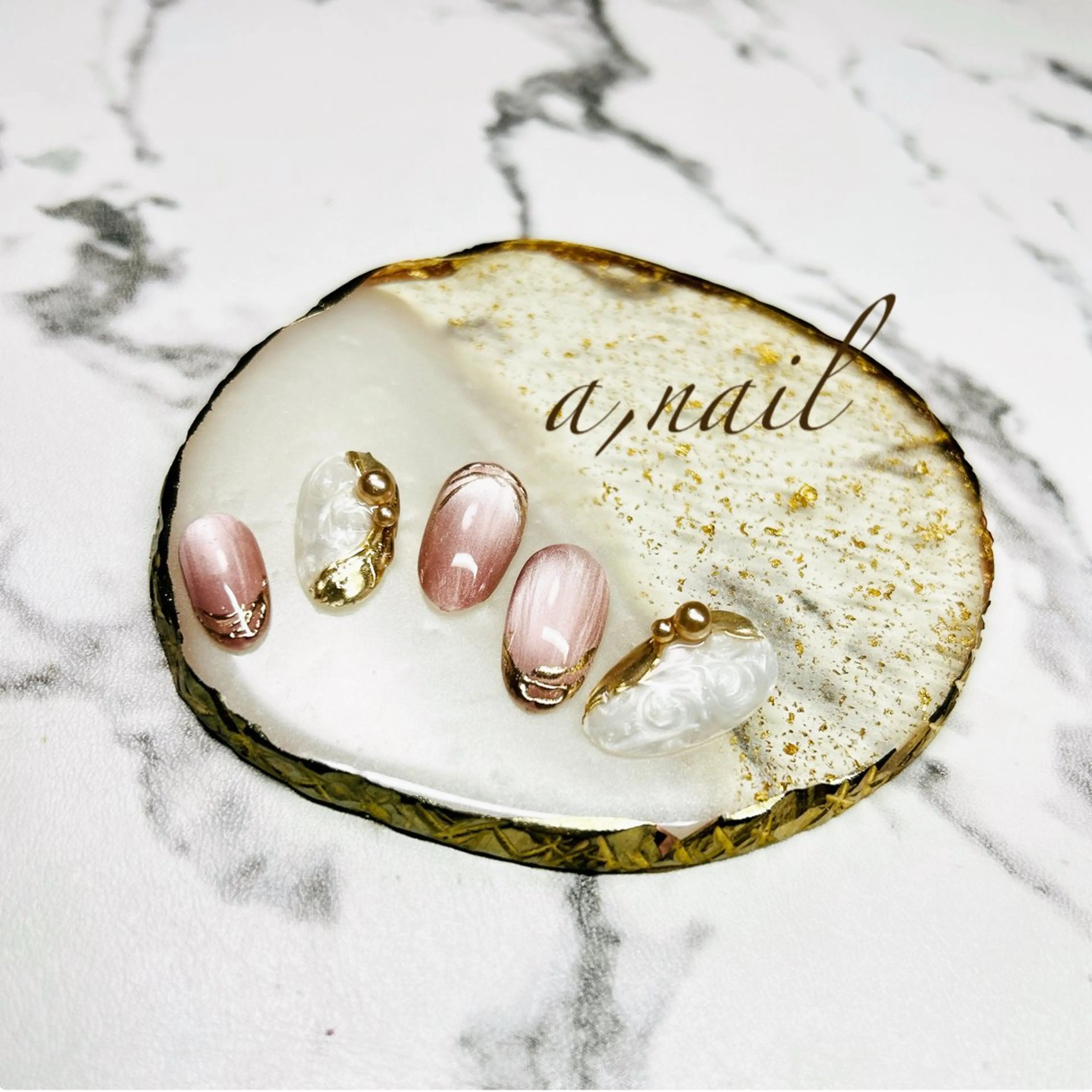 ネイル キラキラネイル マグネットネイル ミラーネイル シンプルネイル ブライダルネイル ハンドネイル ネイルサロン エーネイルのネイルデザイン