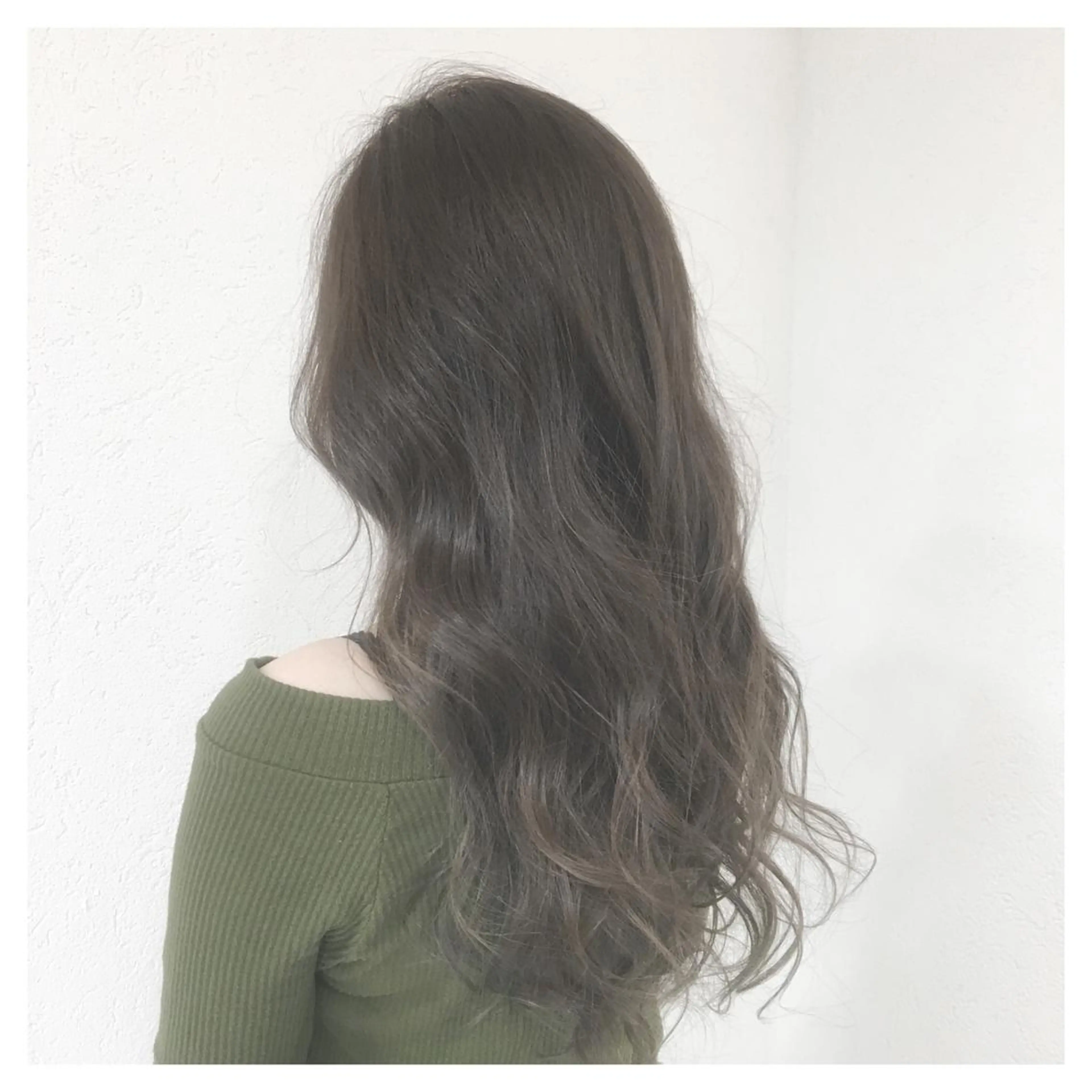 ロング カラー イルミナカラー biscohair 髪にドラマを。のヘアスタイル