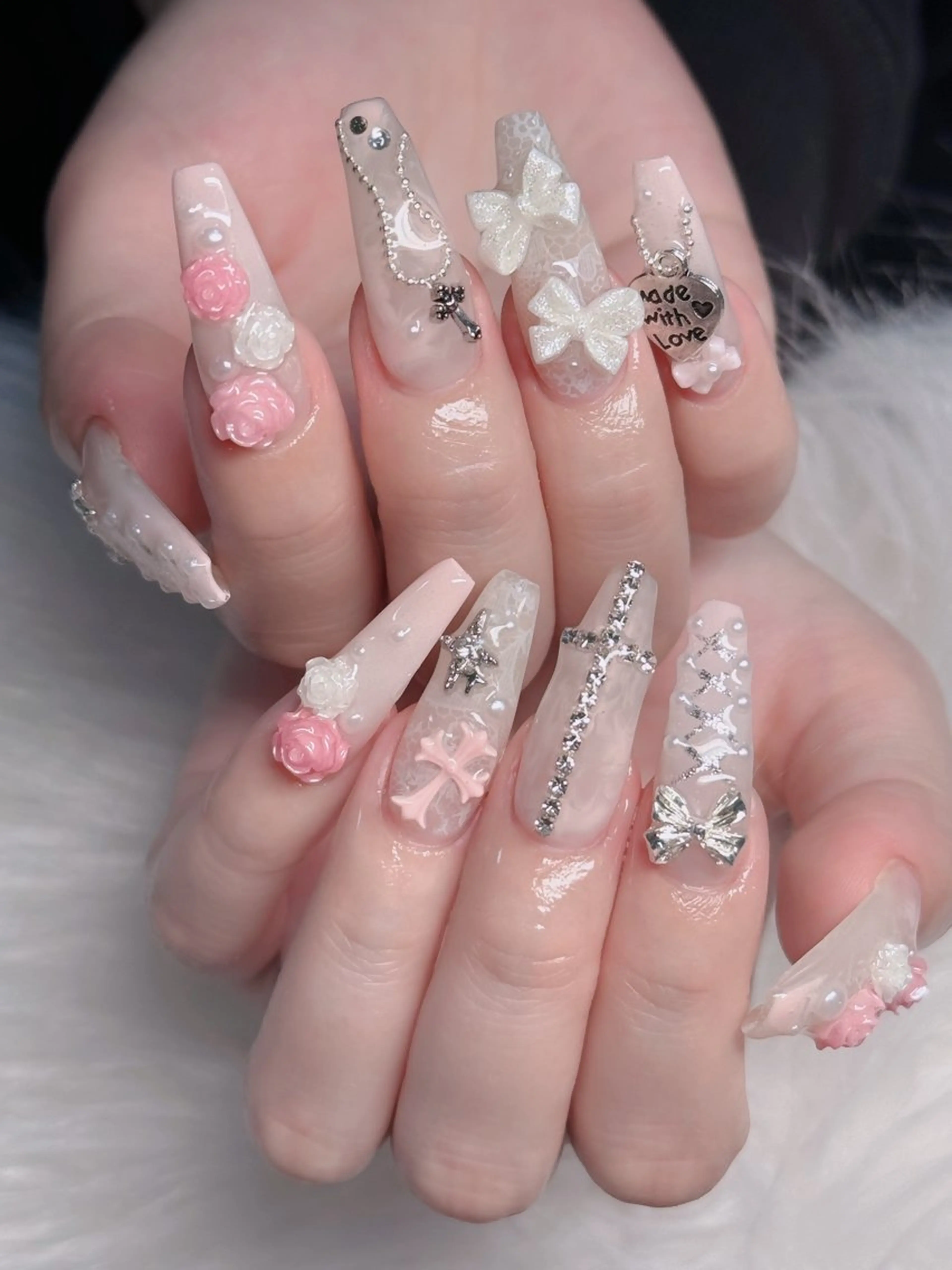 ネイル オーロラネイル フレンチネイル ジェルネイル ハロウィン キラキラネイル ハンドネイル H.baby Nail Salonのネイルデザイン