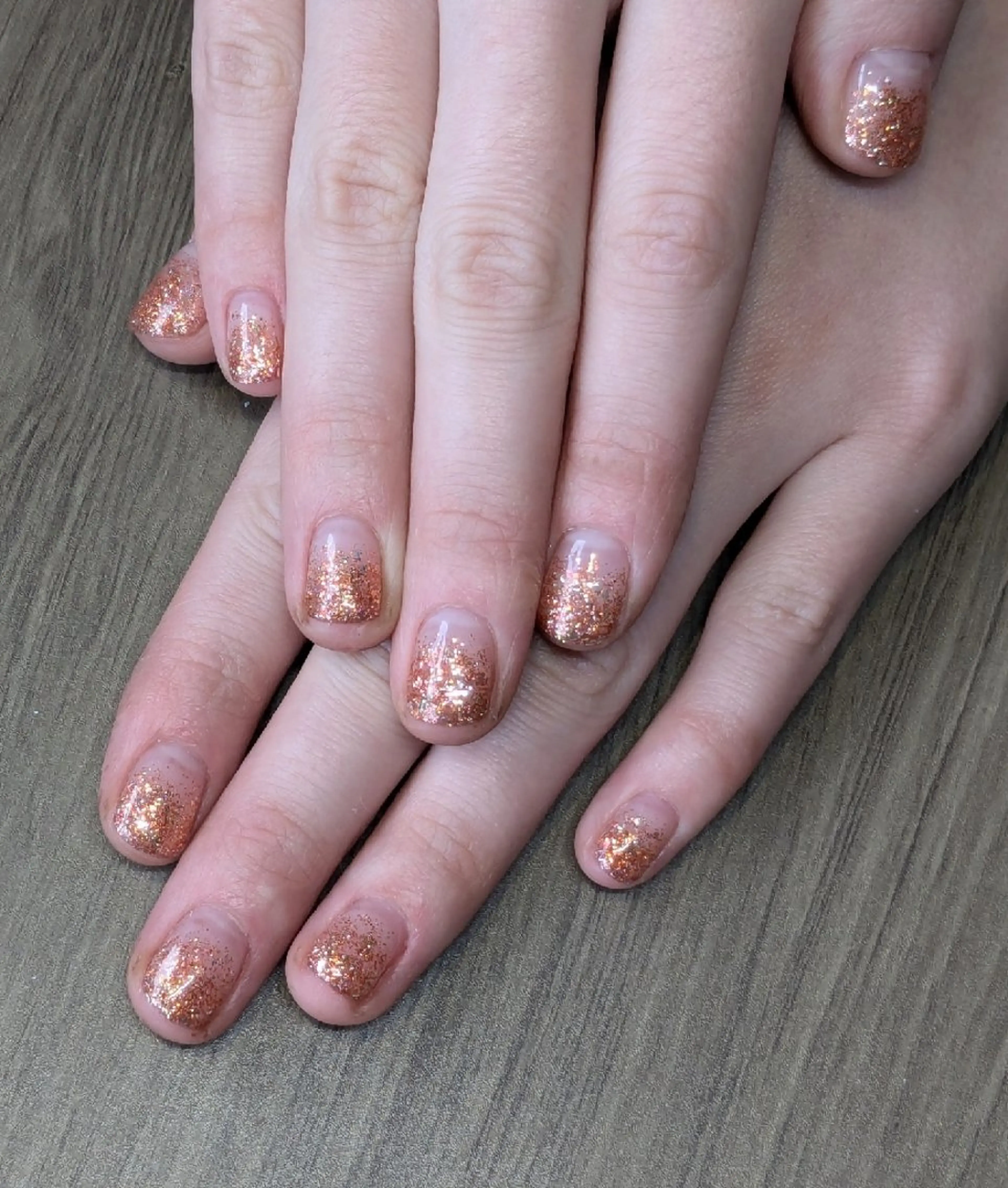 ネイル グラデーション ホログラムネイル ラメ(グリッター) ラメグラデーション ゆりかご所属・ネイルサロン ゆりかごのネイルデザイン