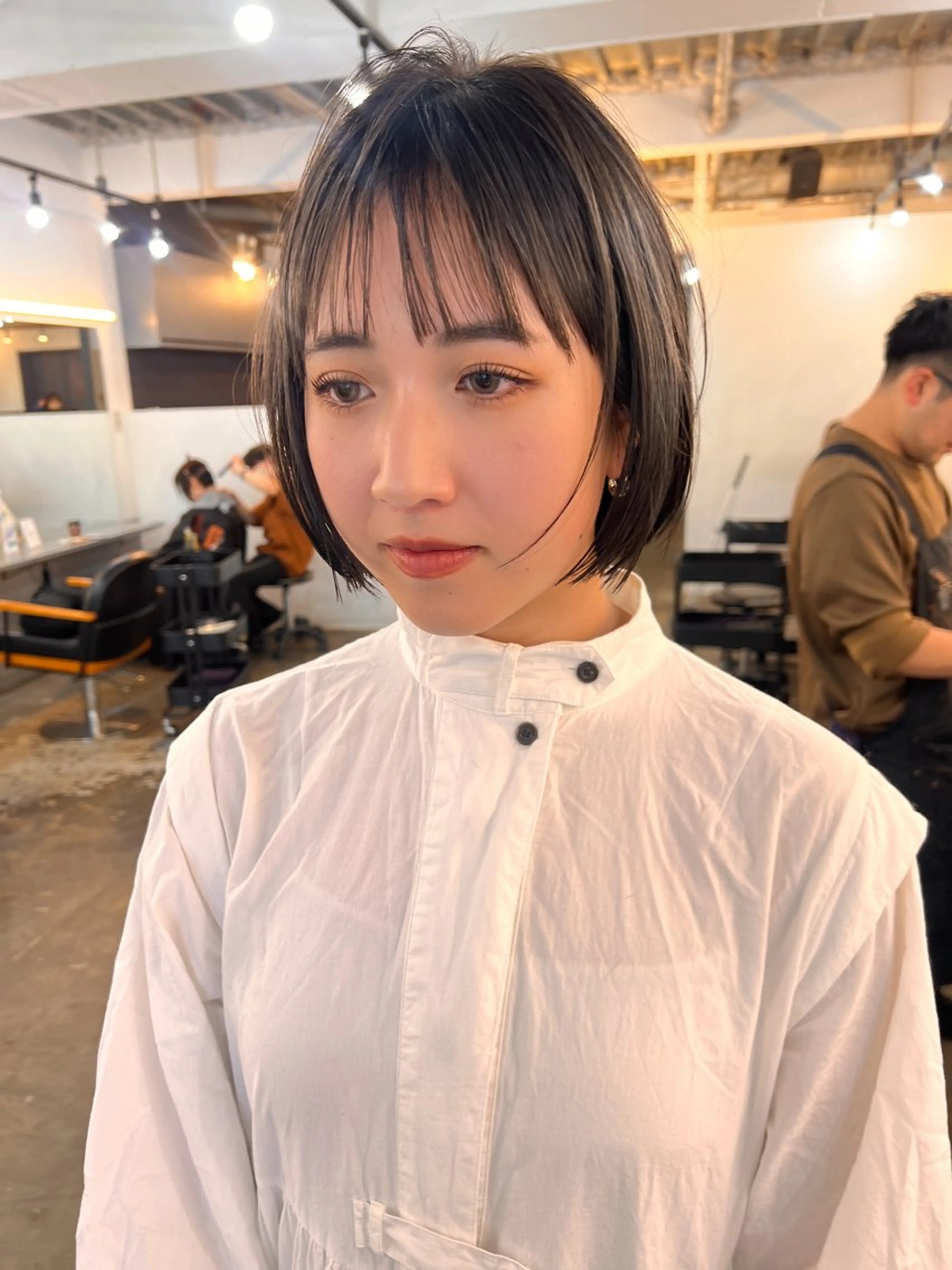 ショート カラー ブリーチ グラデーションカラー グレージュ ボブ レイヤーカット/ 火ノ見🪡のヘアスタイル