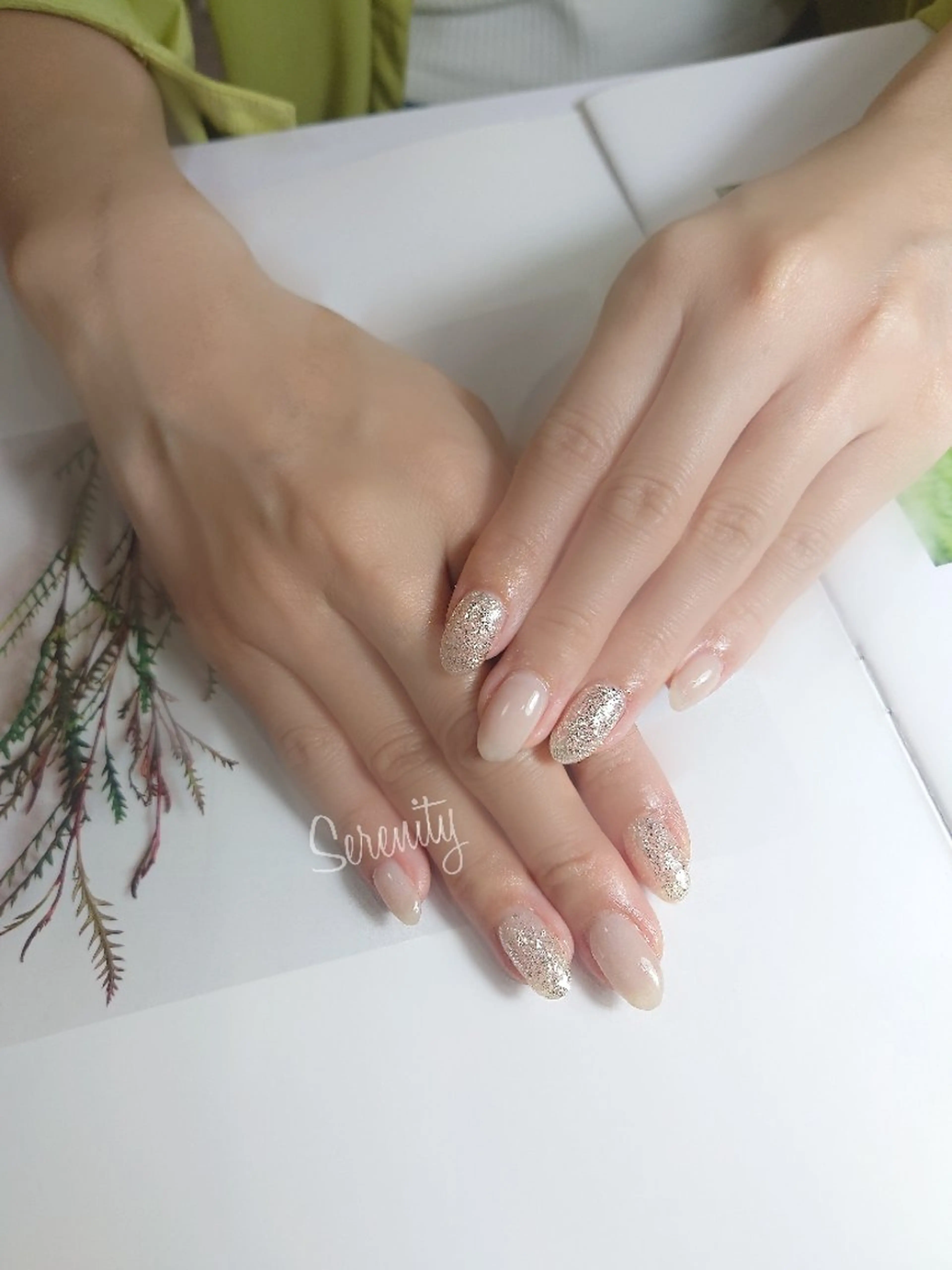 ネイル ラメ(グリッター) ワンカラーネイル シルバー ハンドネイル nail  serenityのネイルデザイン