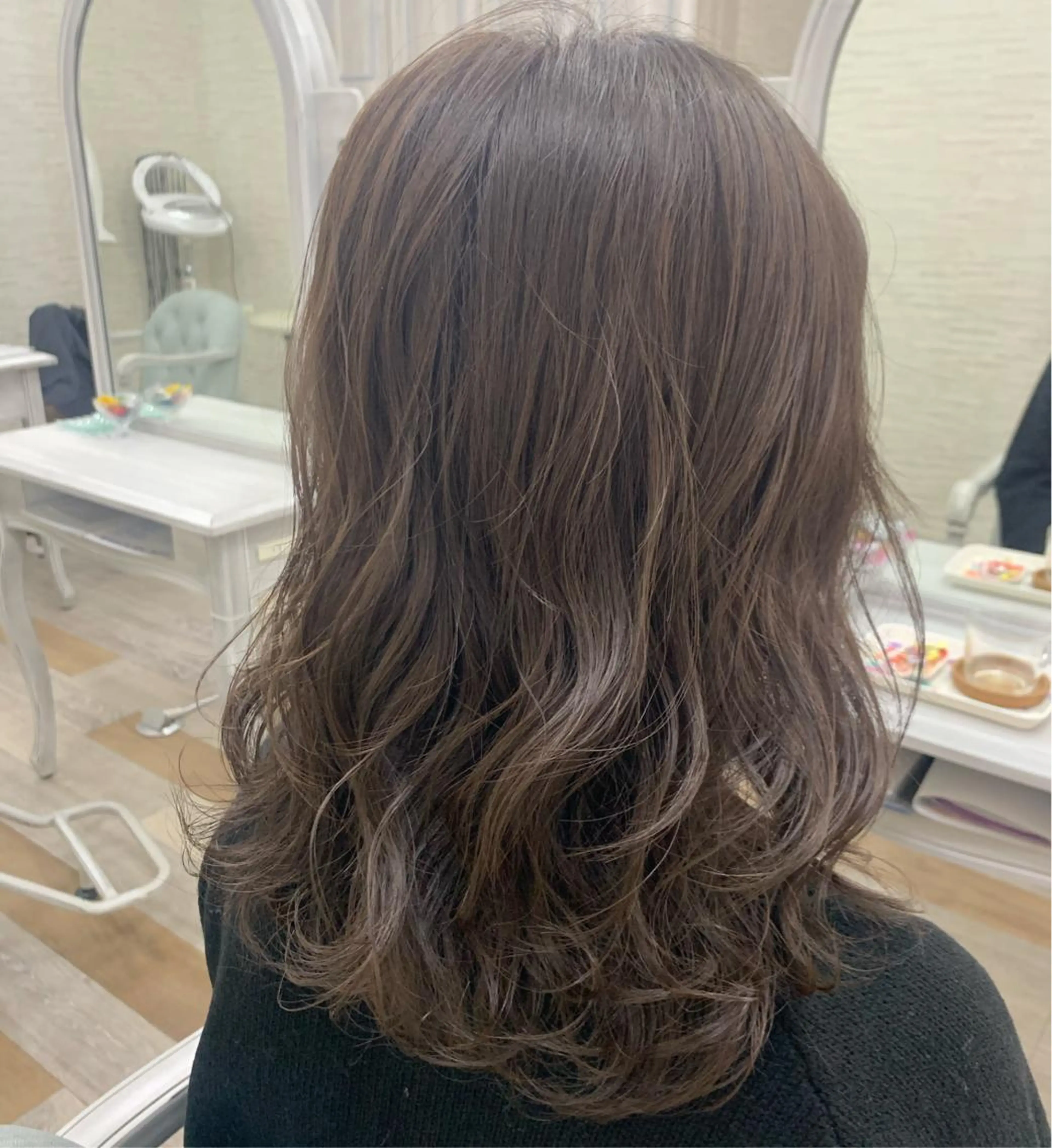 セミロング 小笠原 菜緒のヘアスタイル