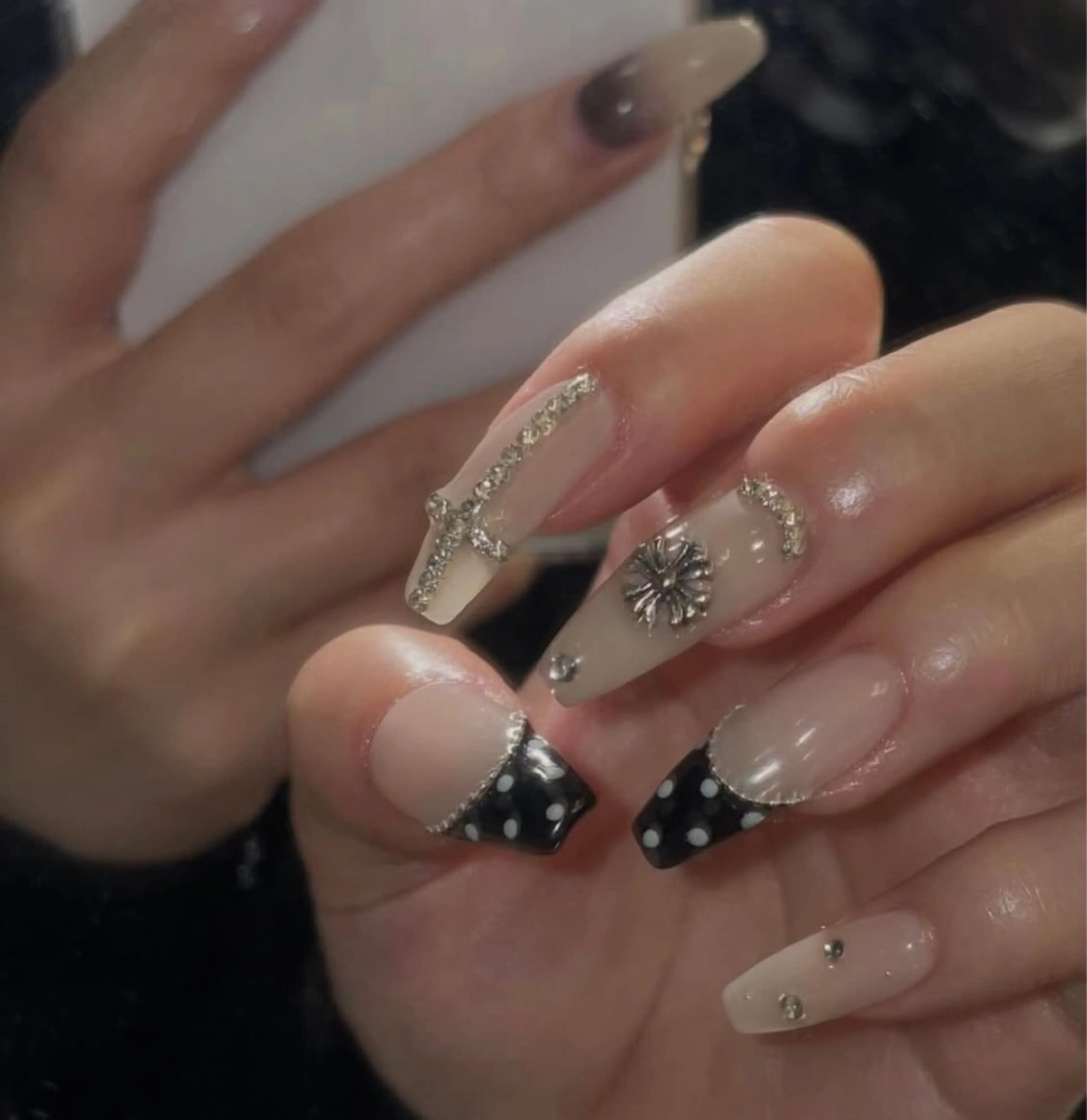 ネイル ハンドネイル NiJi Nailsのネイルデザイン