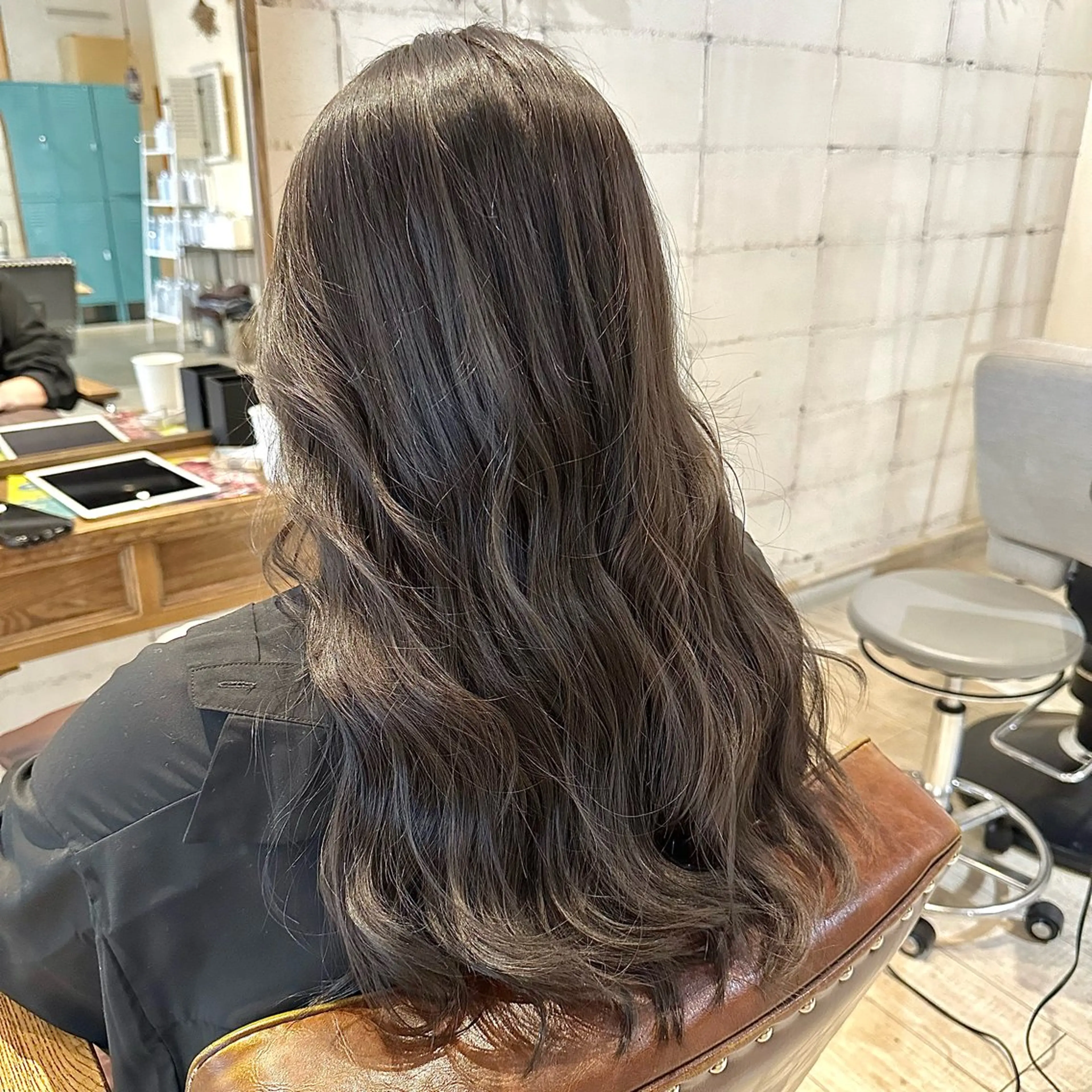 セミロング カラー アッシュ 透明感カラー ハイライトカラー ハイライト ヘアカラー トリートメント Nao 【EIGHT札幌】のヘアスタイル