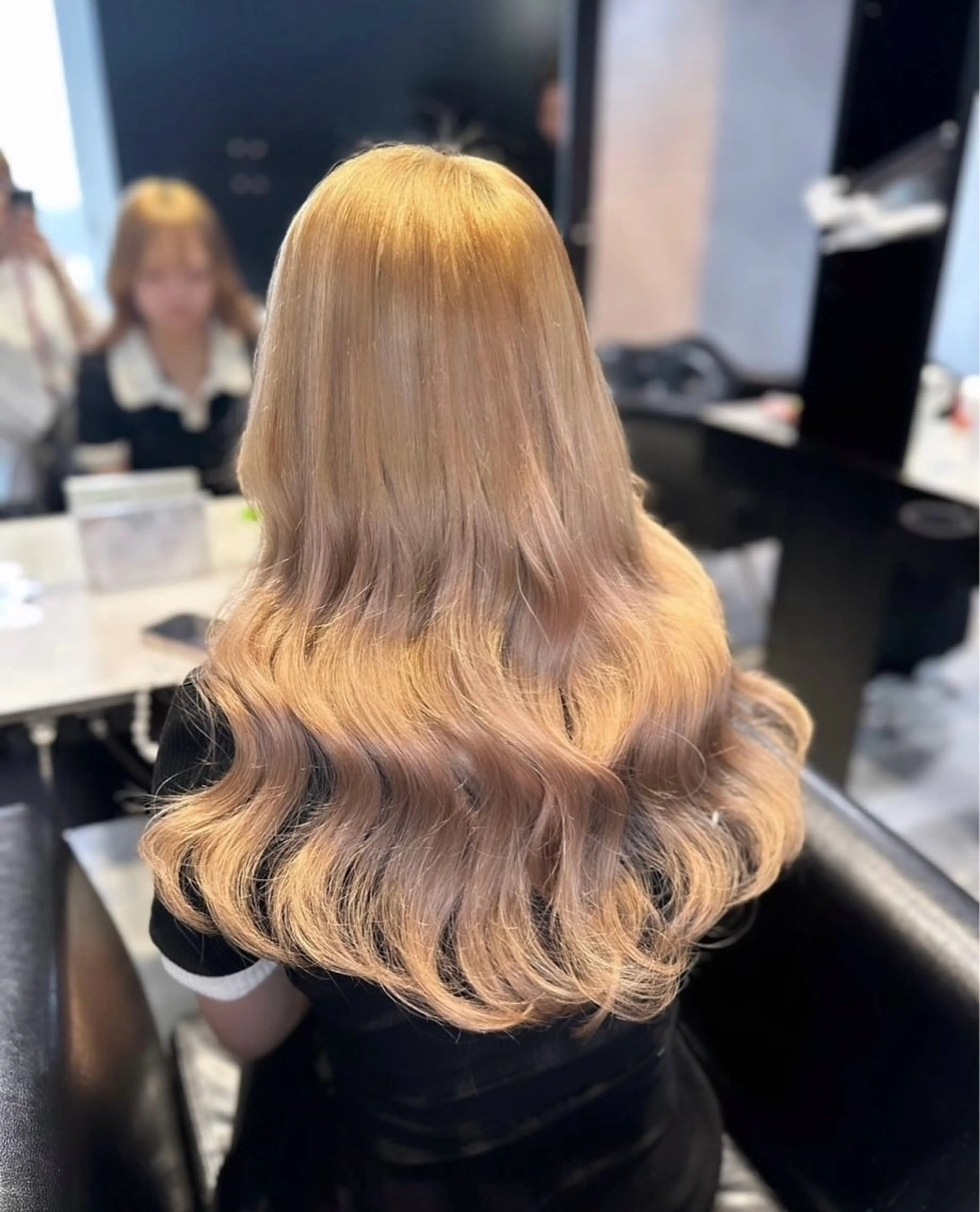 ロング カラー プルエクステ ベージュカラー ブリーチ ハイトーンカラー ミルクティーベージュ ヘアカラー エクステ 【原宿プルエクステ】 NANAMIのヘアスタイル