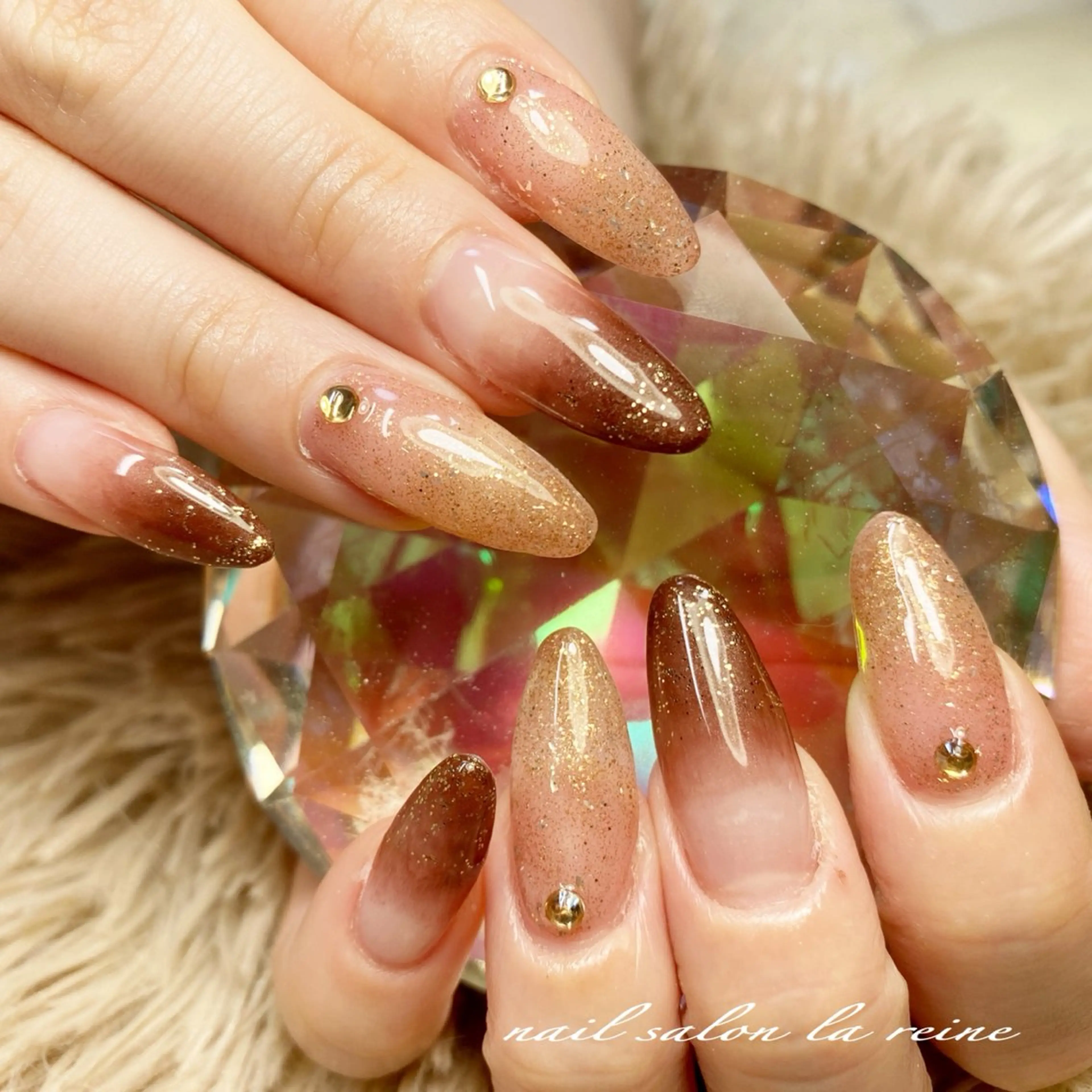 ネイル グラデーション ラメ(グリッター) ラメグラデーション ワンカラーネイル ハンドネイル nail salon  la reine所属・nail salon la reineのネイルデザイン