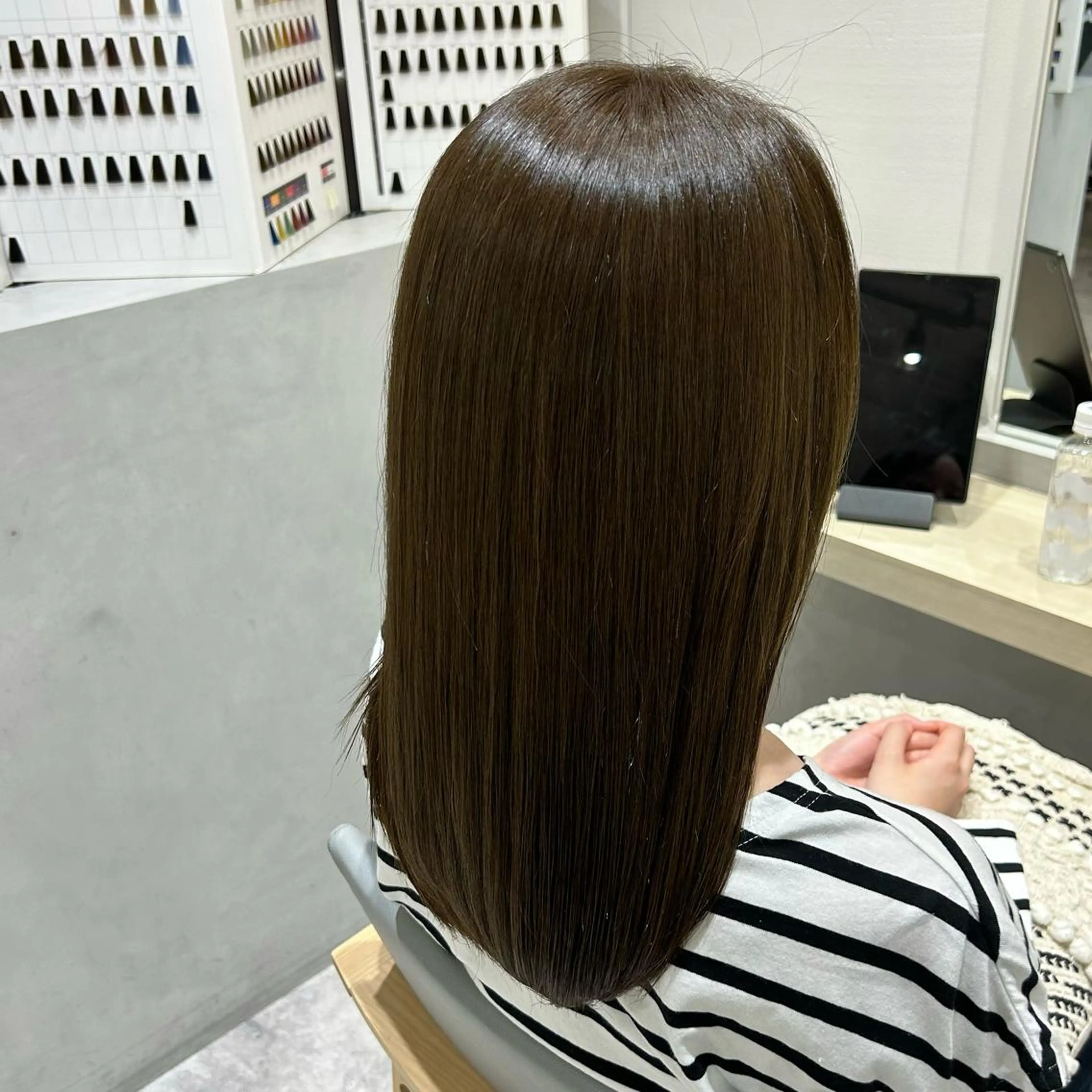 セミロング カラー ブラウンカラー 透明感カラー オリーブブラウン LOVEST Rihoのヘアスタイル