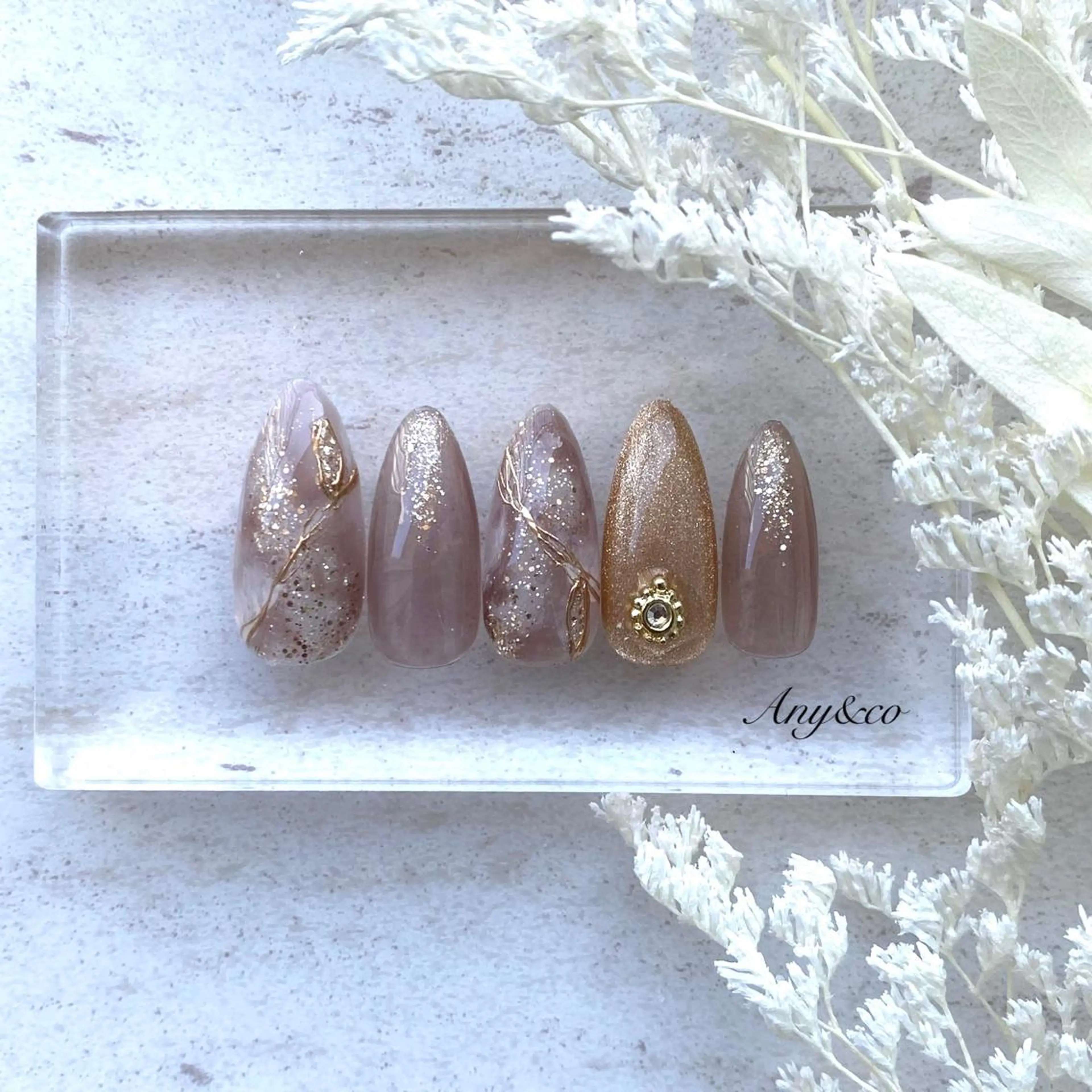 ネイル マグネットネイル ミラーネイル ニュアンスネイル ハンドネイル Any&co 【エニコ】のマツエク・マツパデザイン