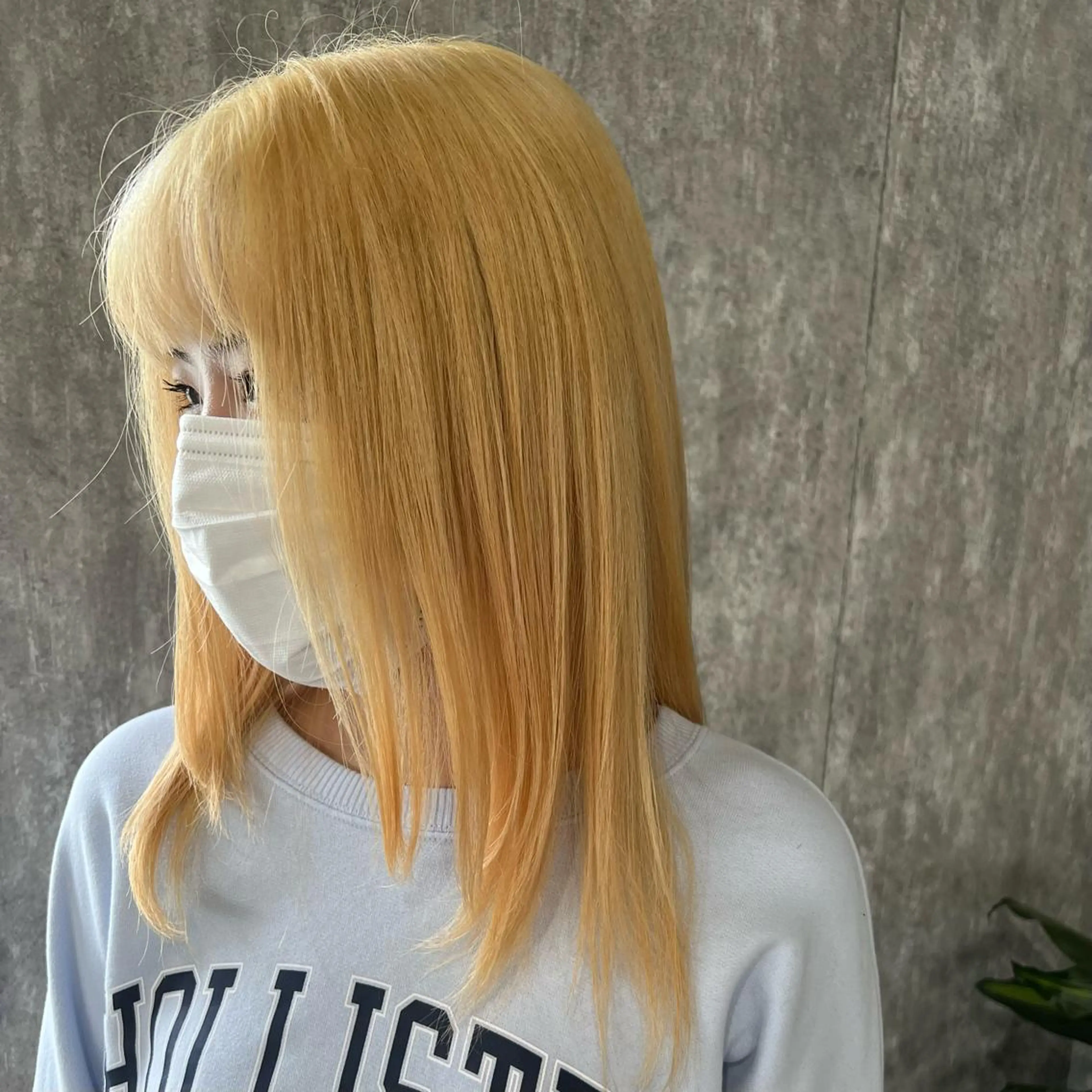 ロング カラー ヘアアレンジ ブリーチ ブロンド TIDEHAIR SHIHOのヘアスタイル