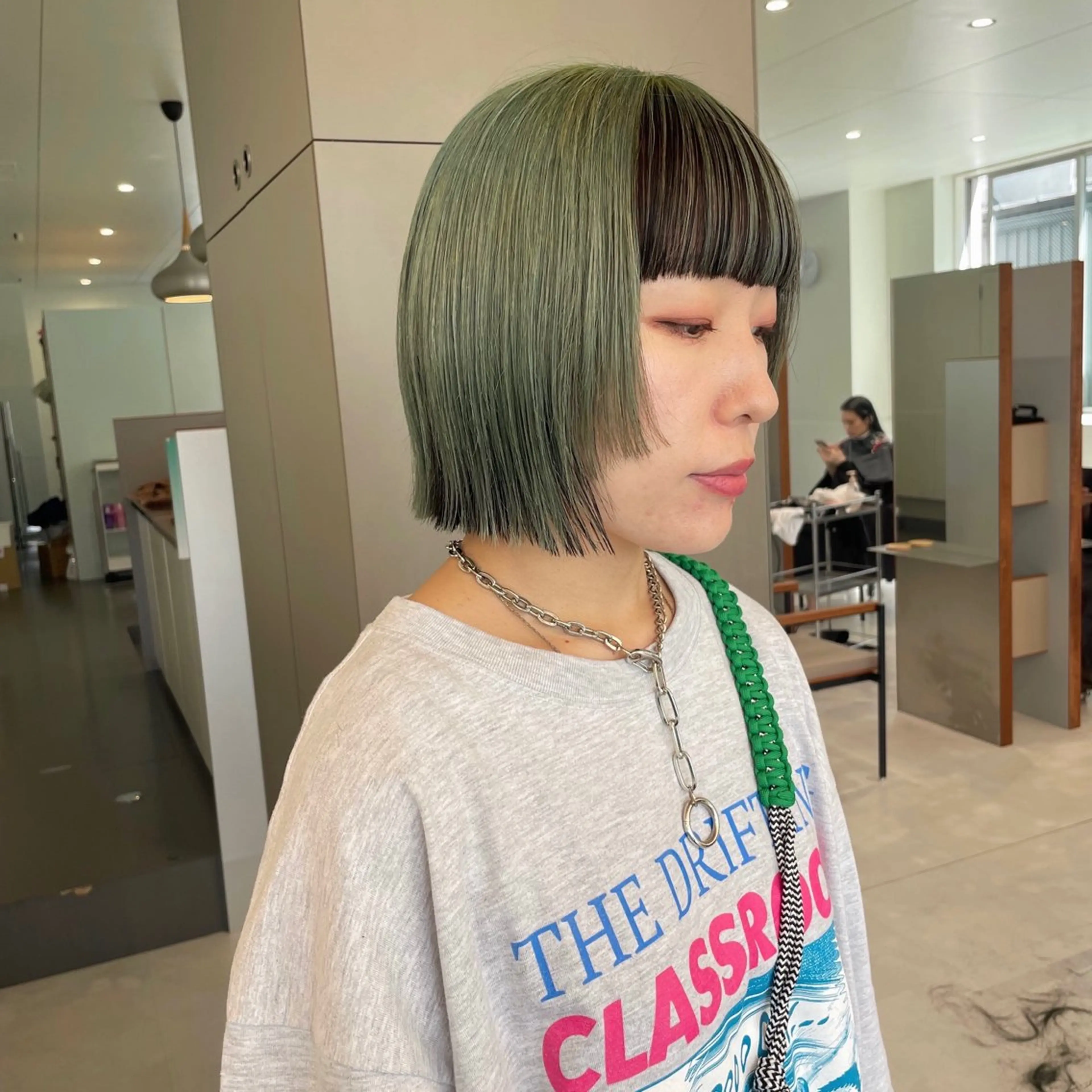 ショート カラー ベージュカラー ブリーチ 透明感カラー ダブルカラー ハイトーンカラー ヘアカラー トリートメント ブリーチ/レイヤー 🌻Mutsumiのヘアスタイル