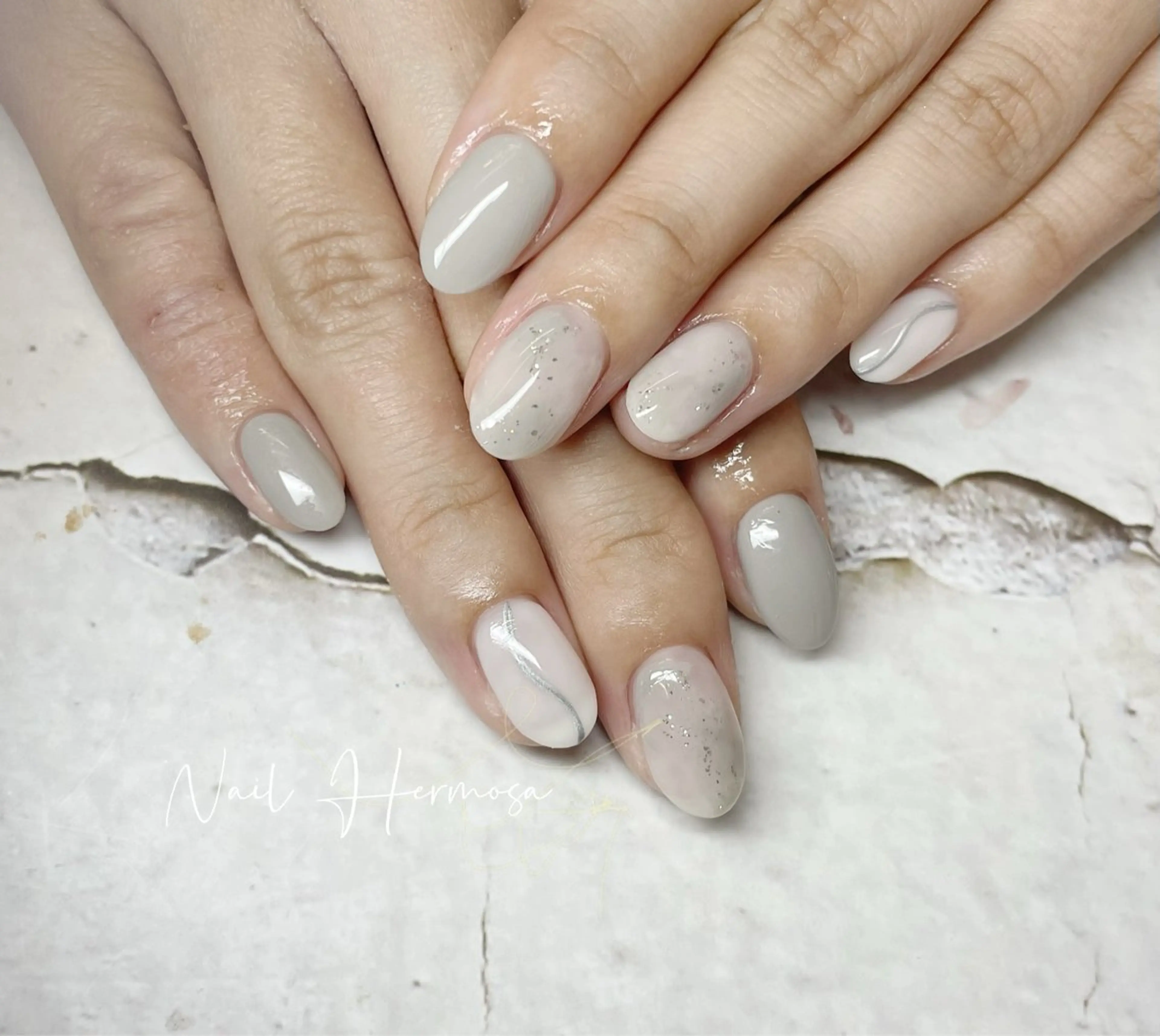 ネイル アートネイル ジェルネイル グラデーション マグネットネイル 持ち込み ハンドネイル エルモサ YURIKAのネイルデザイン