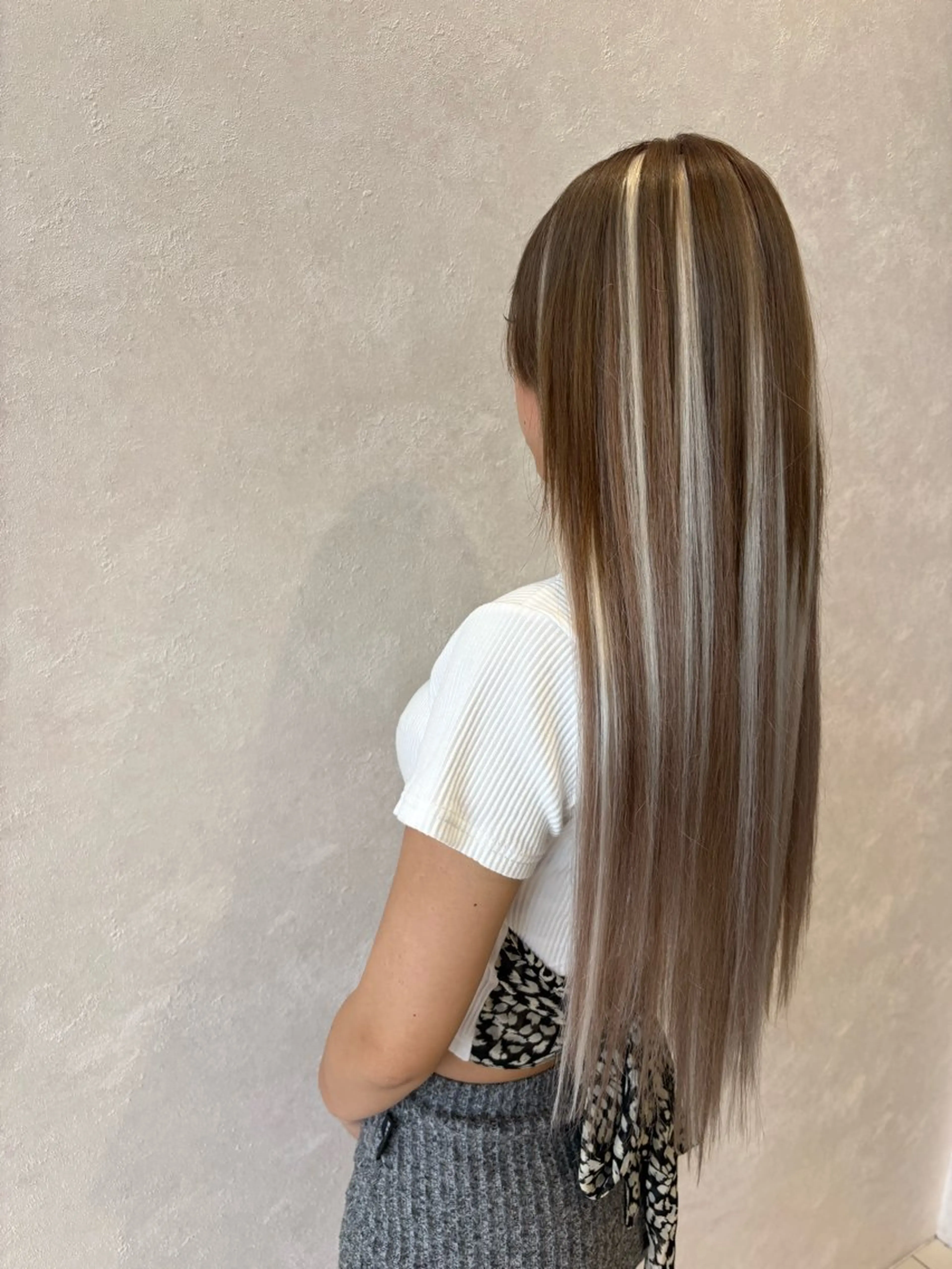 ロング カラー 石坂 瀬音のヘアスタイル