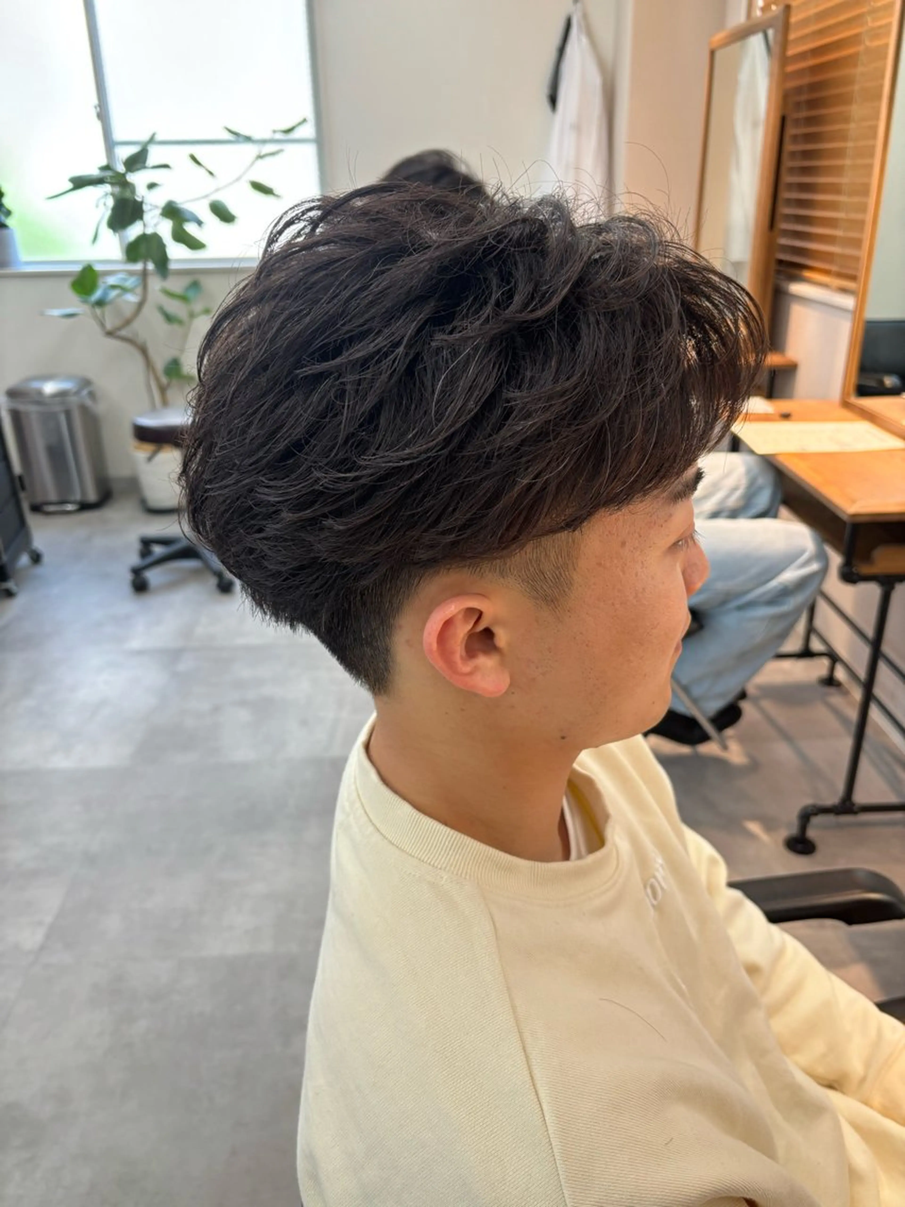 パーマ メンズ フェザーパーマ メンズパーマ カット パーマ フェザーパーマ/韓国 /メンズカット保立のヘアスタイル