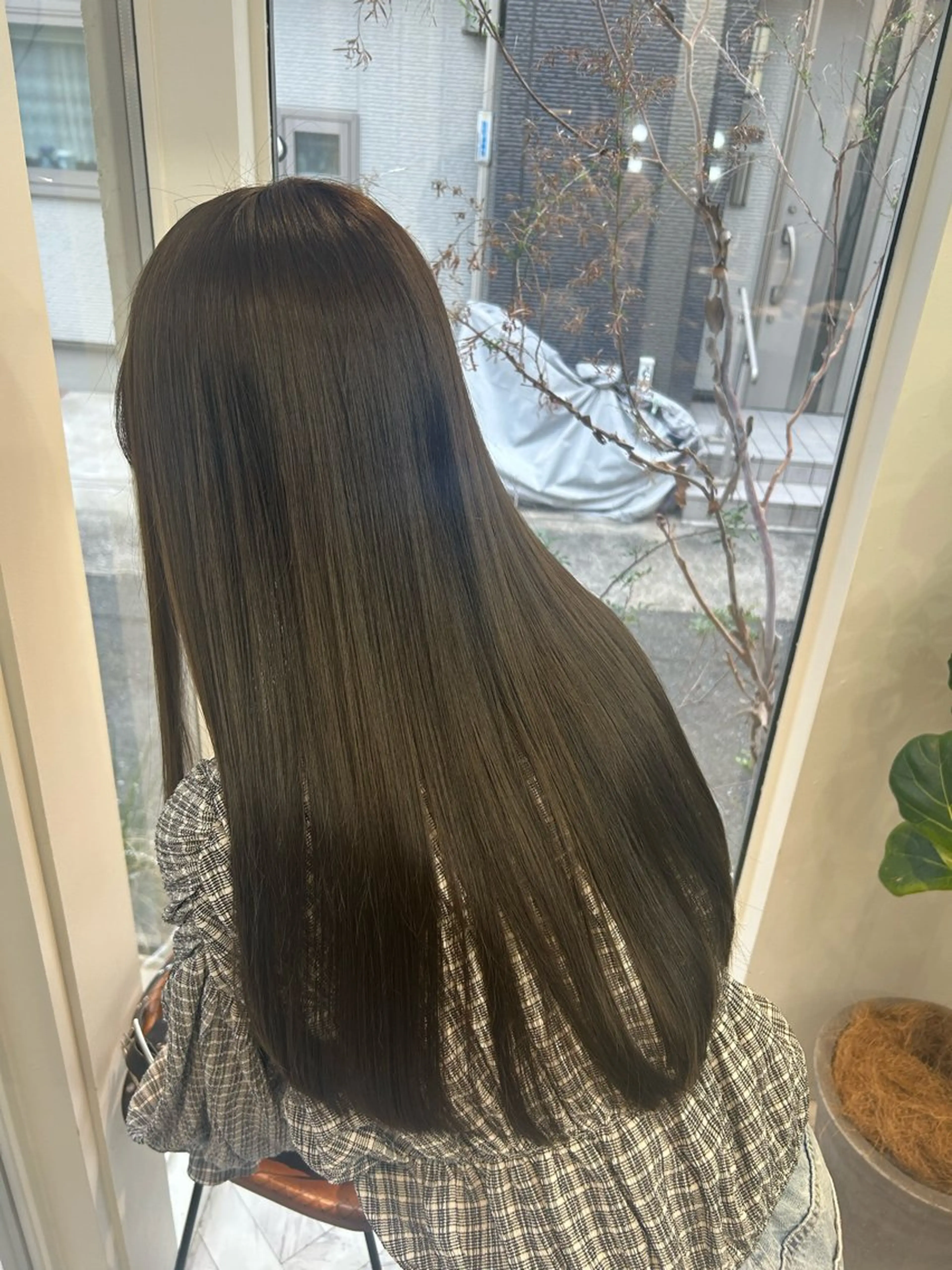 ロング ヘアカラー トリートメント LOE所属・LOE Yuuka/42🩵のヘアスタイル