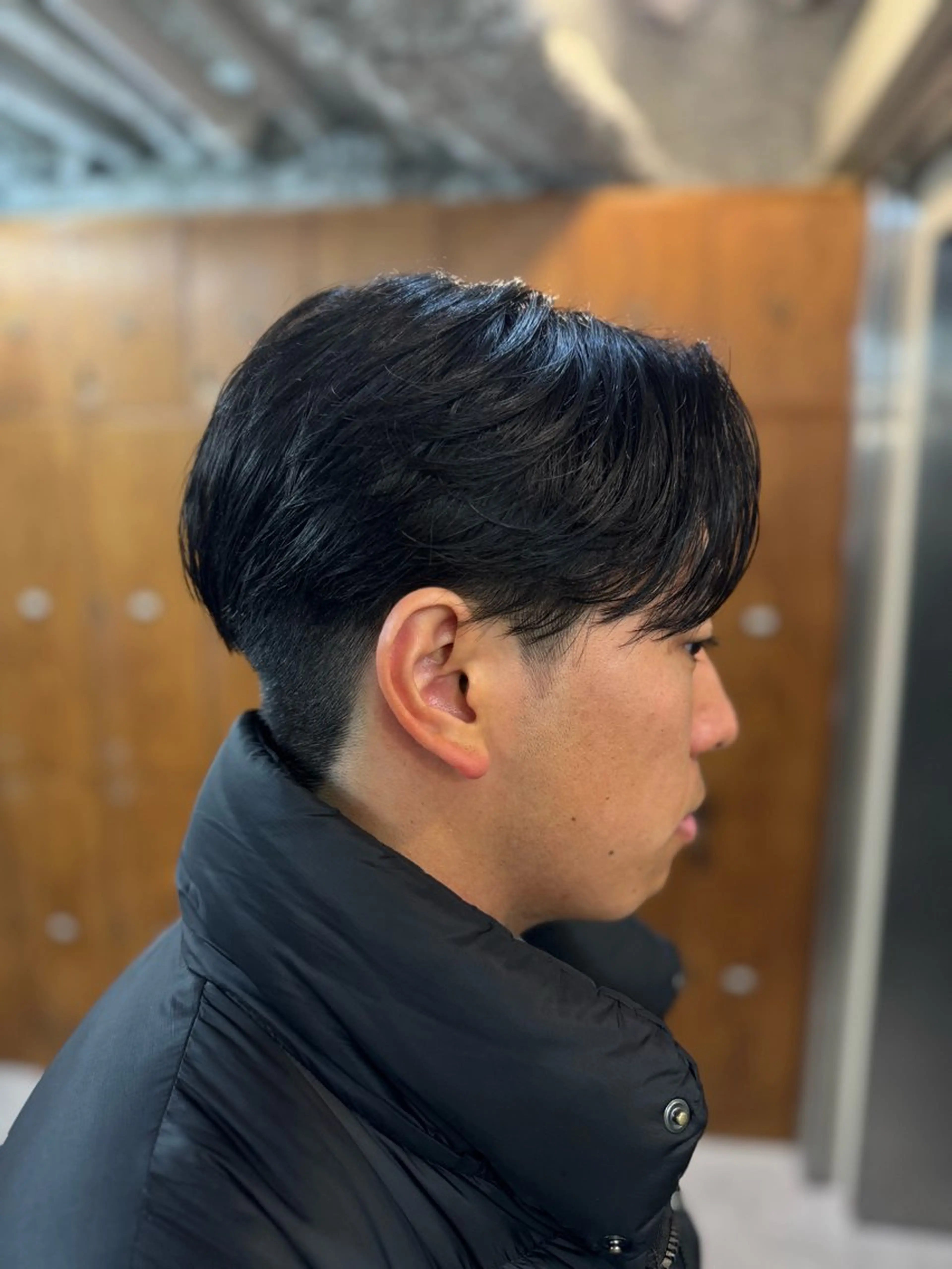 ショート パーマ メンズ カット 縮毛矯正 メンズ職人/センター パート/富沢真斗のヘアスタイル